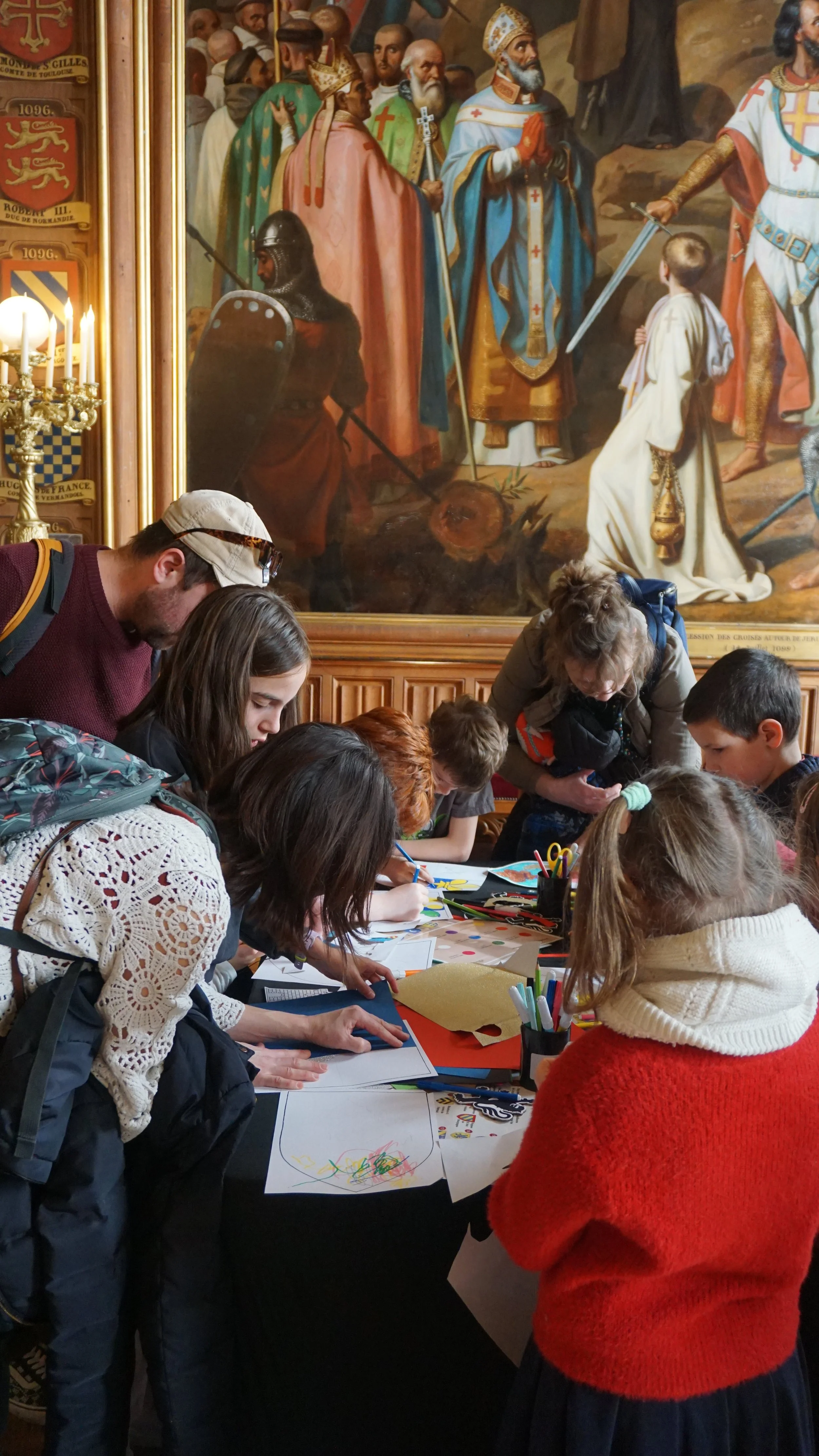Conception et animation d'ateliers de création de blasons au Château de Versailles.