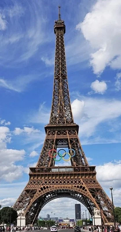 Olympic_rings_on_the_Eiffel_Tower_2024_(19)_copyrigth_Ibex73.jpg