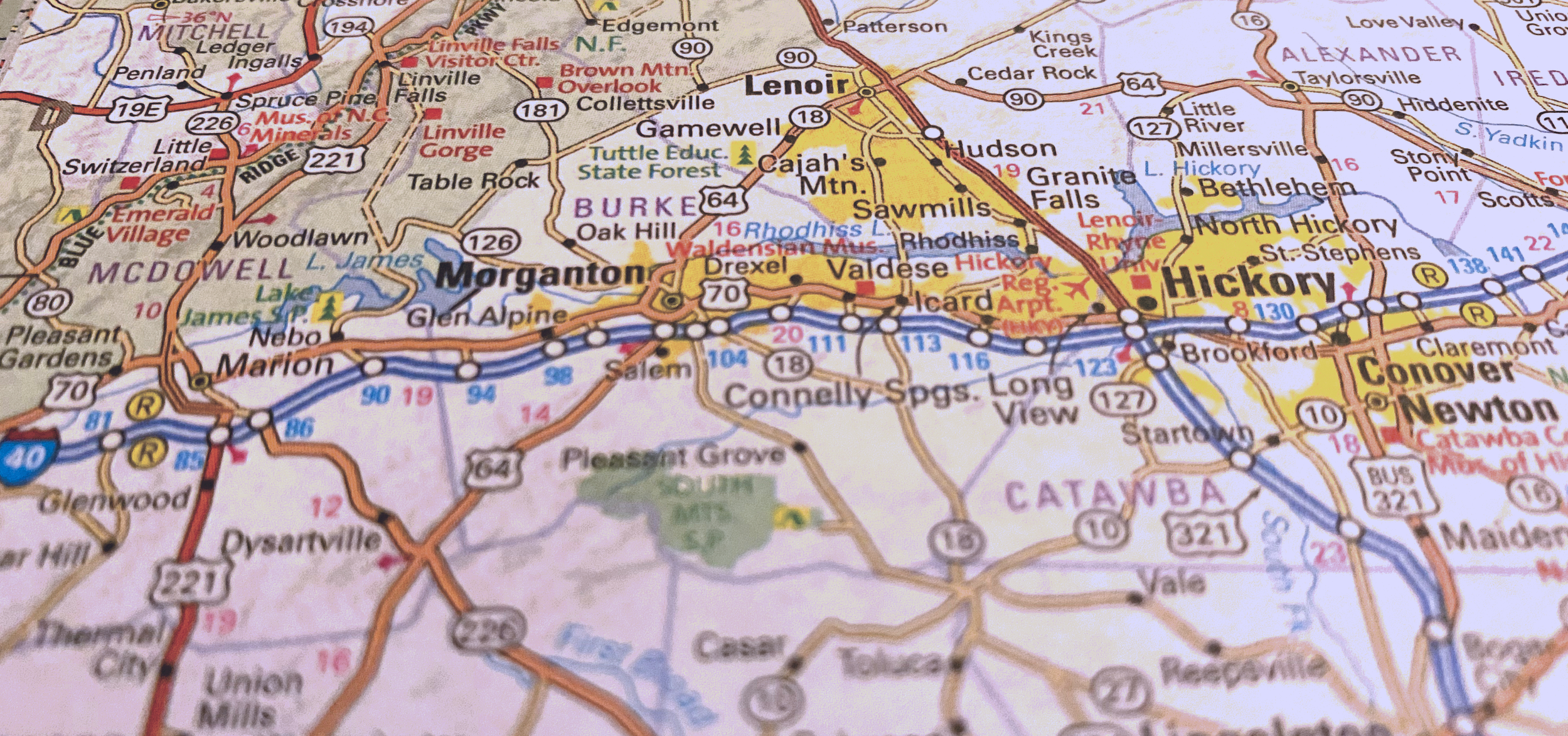 Oranssi carpenter using bench saw