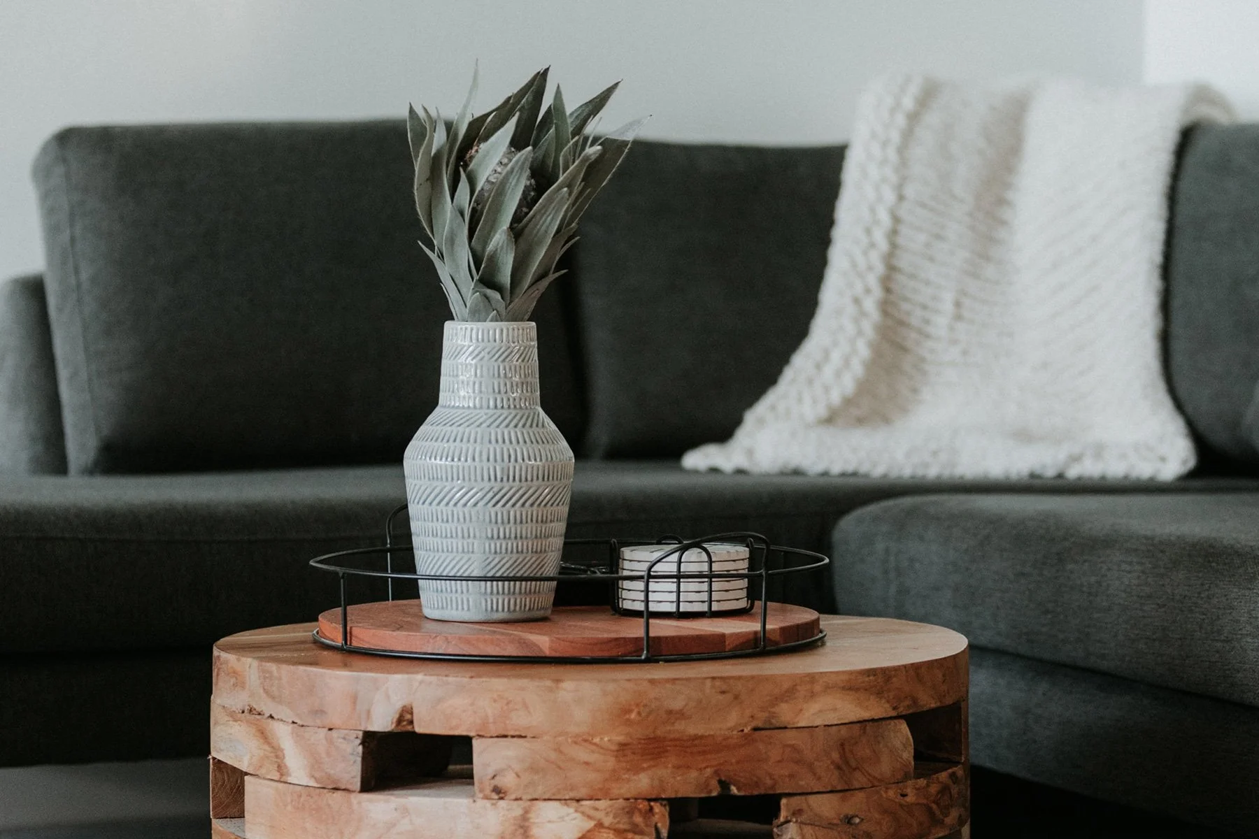 ThriftSmart - 20 Tips on Styling with Thrifted Homegoods