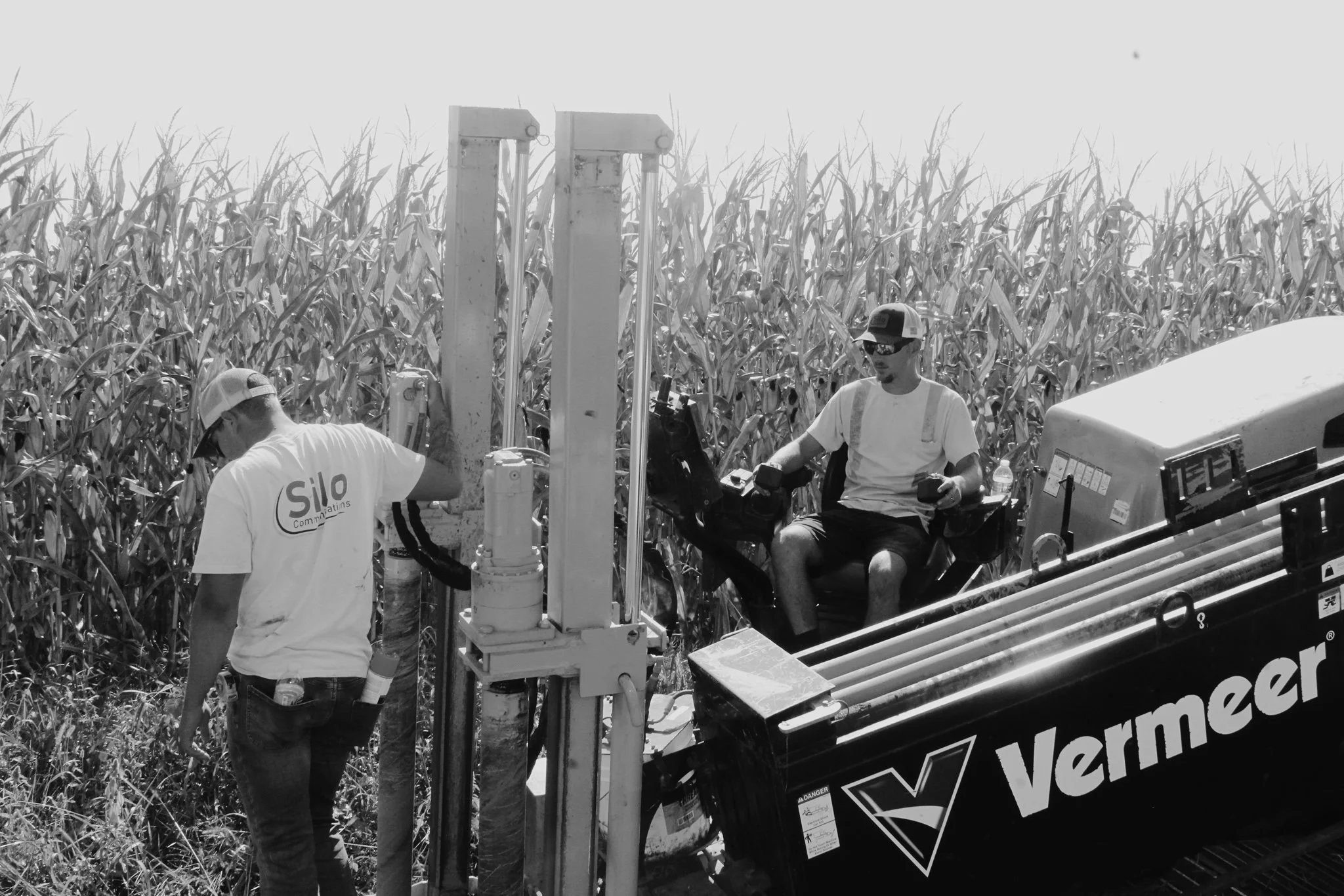 Silo Communications fiber crew working in rural Northern Illinois