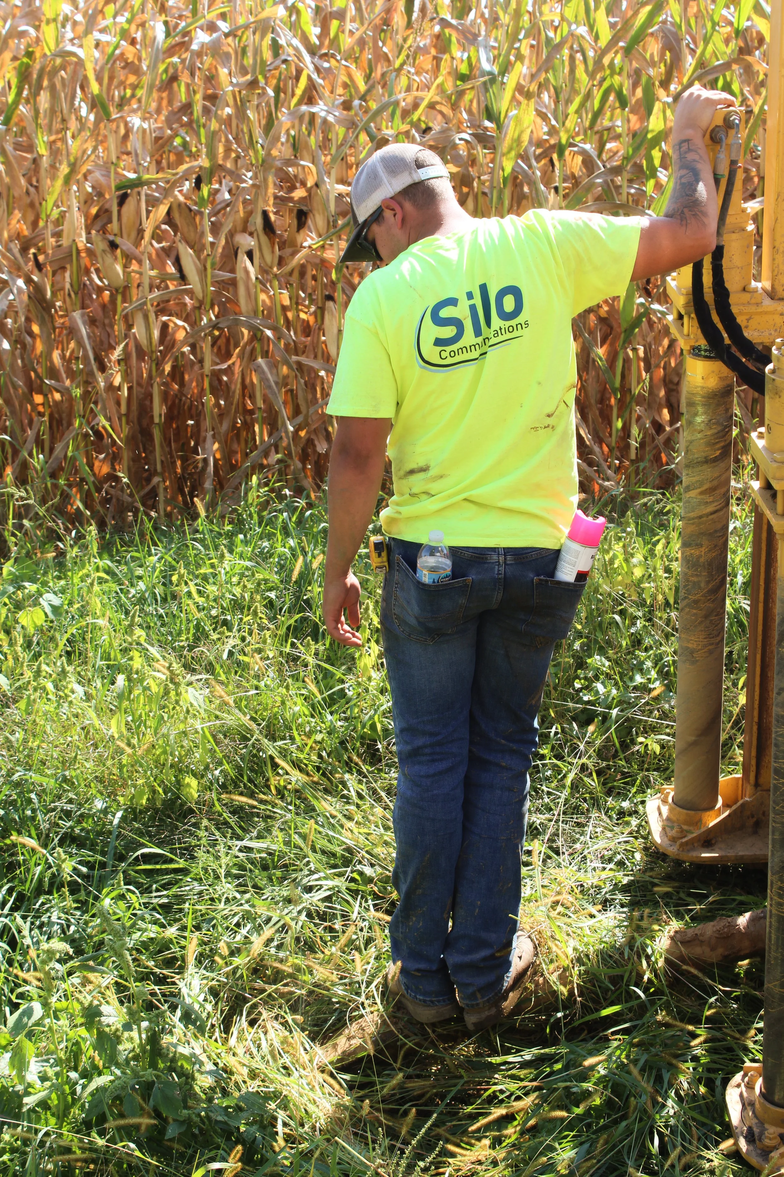 Silo Communications crew installing rural fiber internet in Northern Illinois