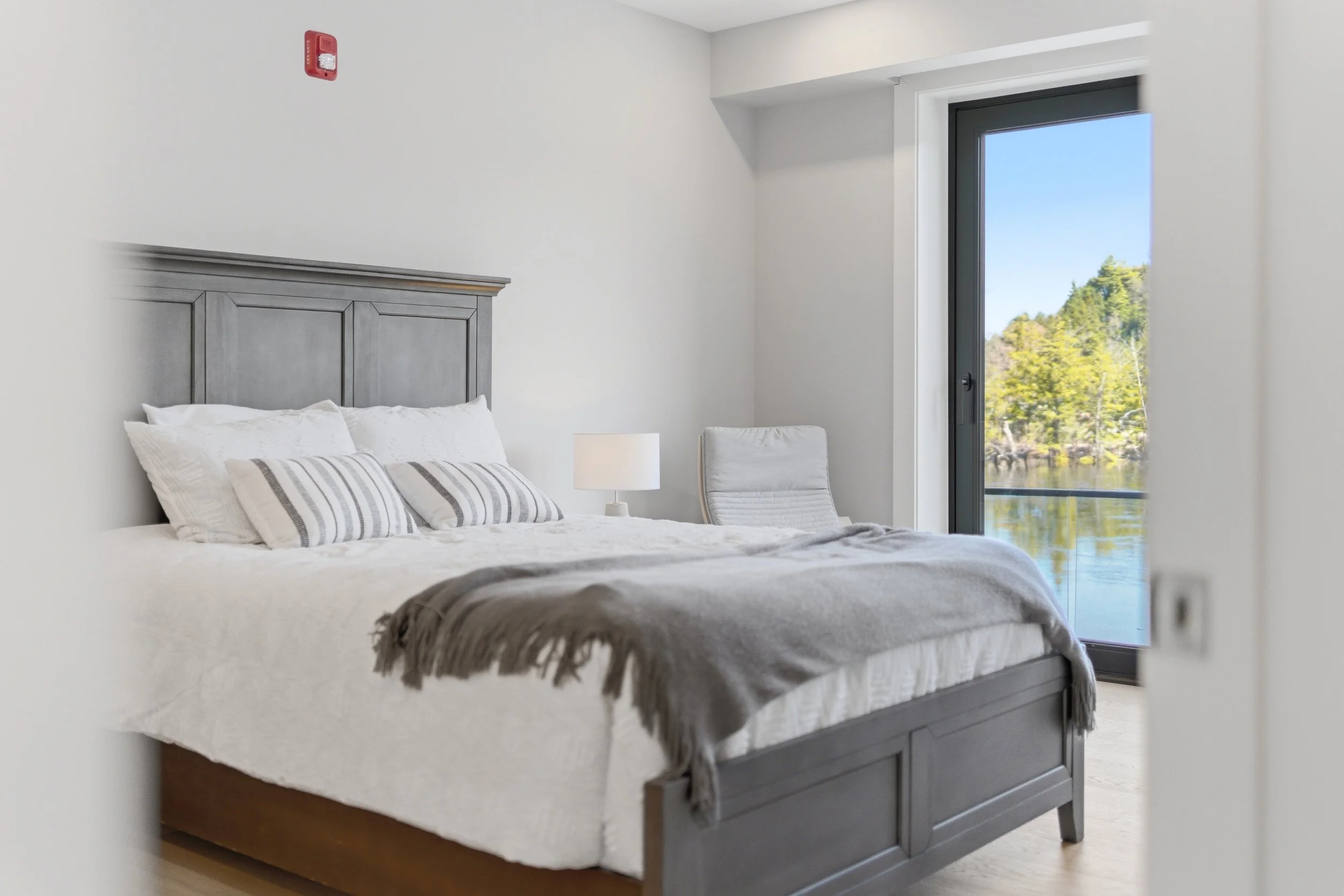 7) Bedroom (0).jpg