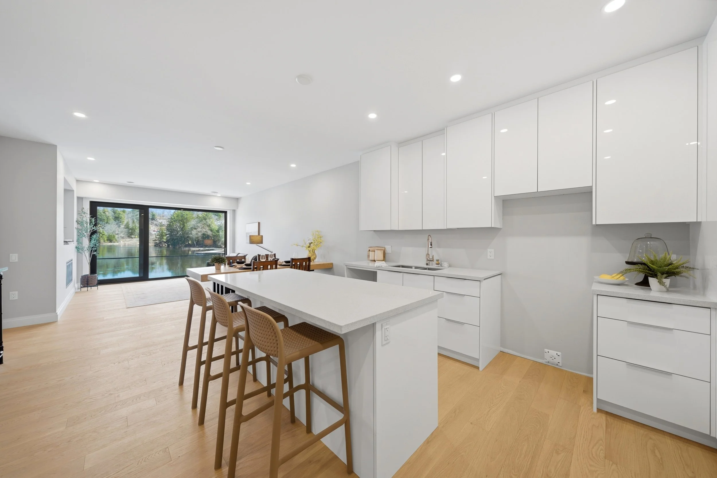 4) Kitchen (1).jpg