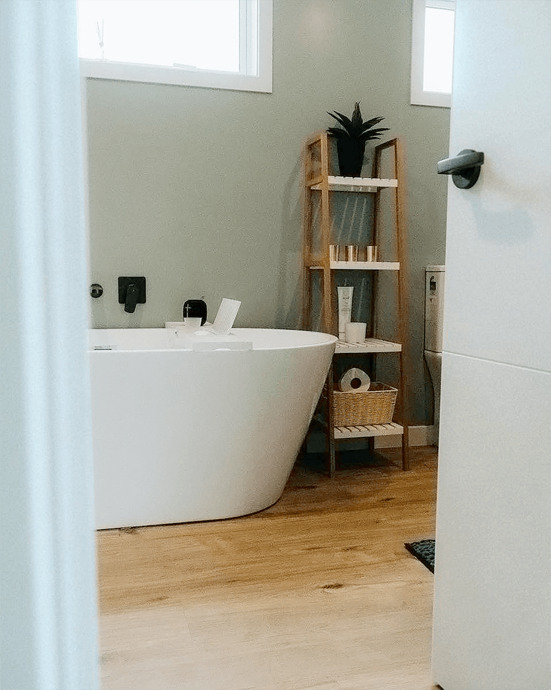 Bathroom tub.png