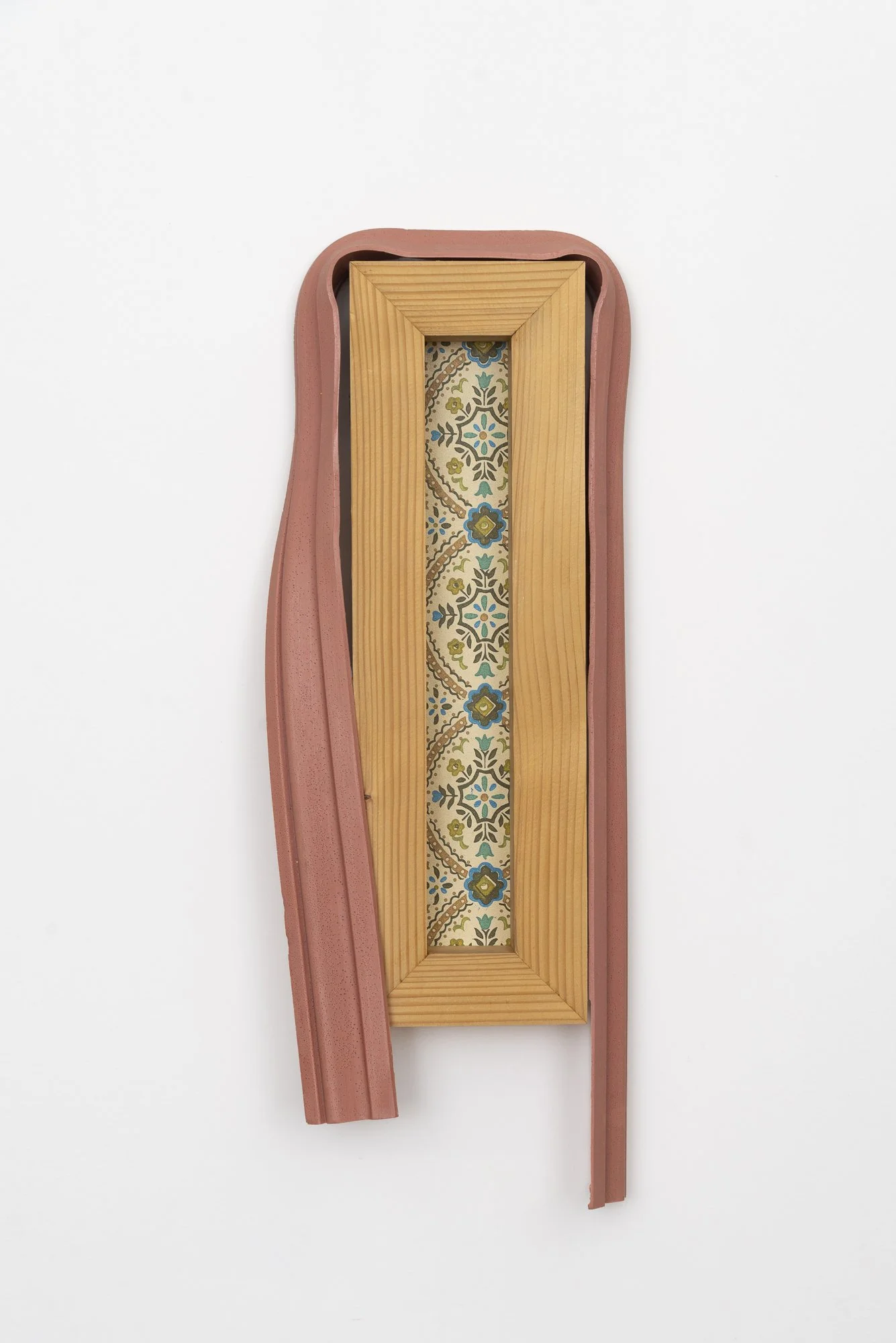 Wallpaper Frame w molding (Untitled)_01.jpg