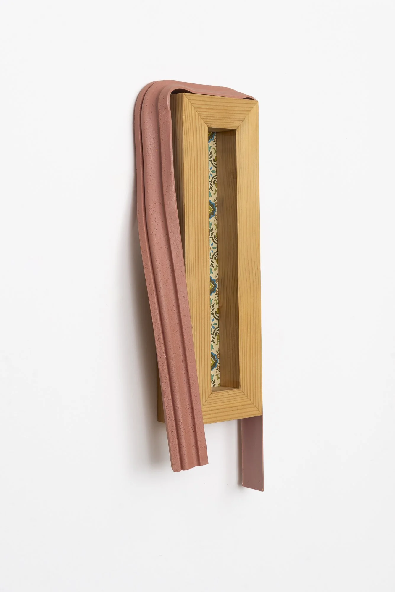 Wallpaper Frame w molding (Untitled)_02.jpg