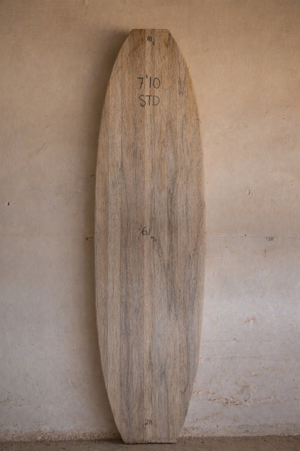 7'10 Midlength Hand Shape