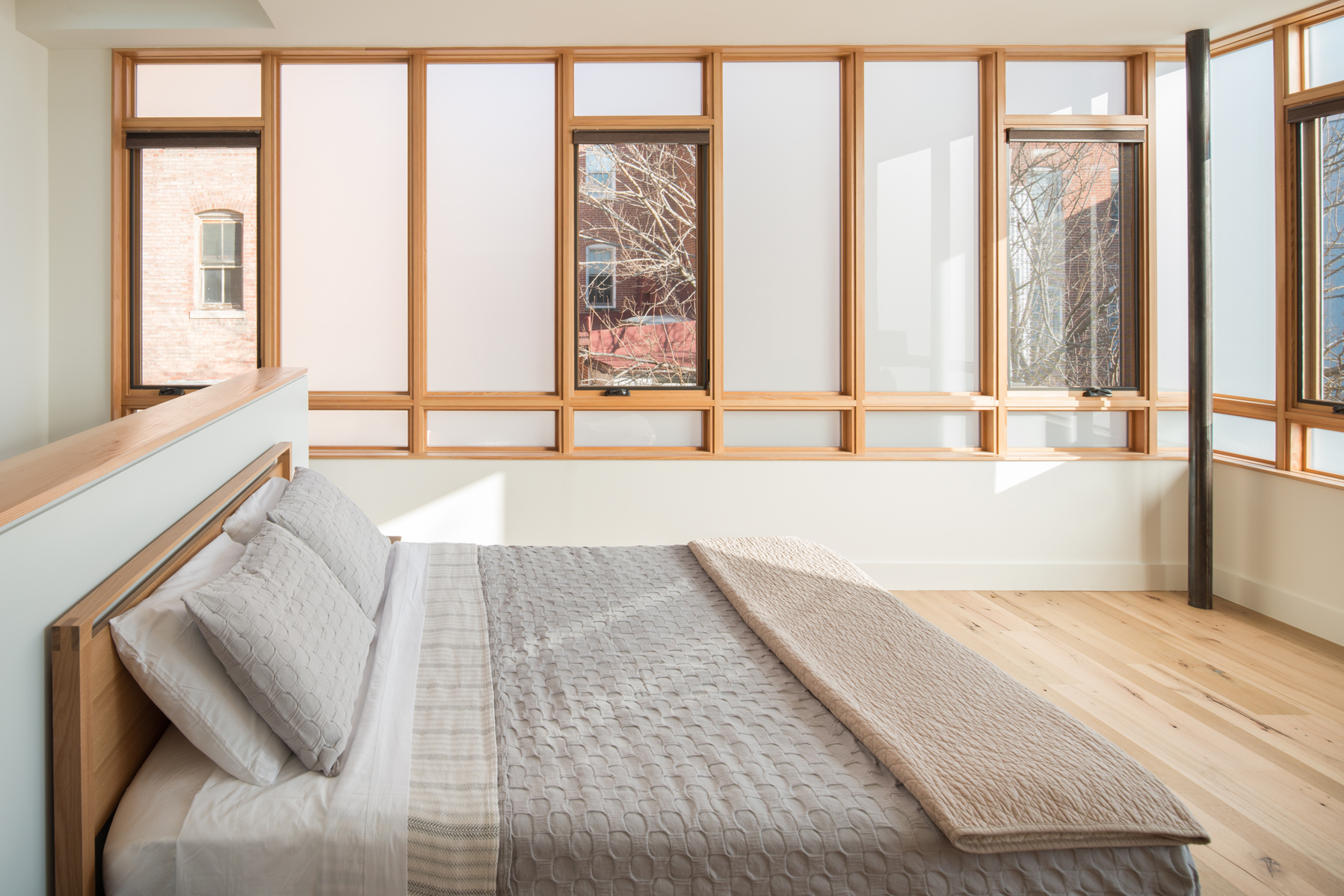 JohnColePhoto-GardnerArch-Coachhouse-8_sm.jpg