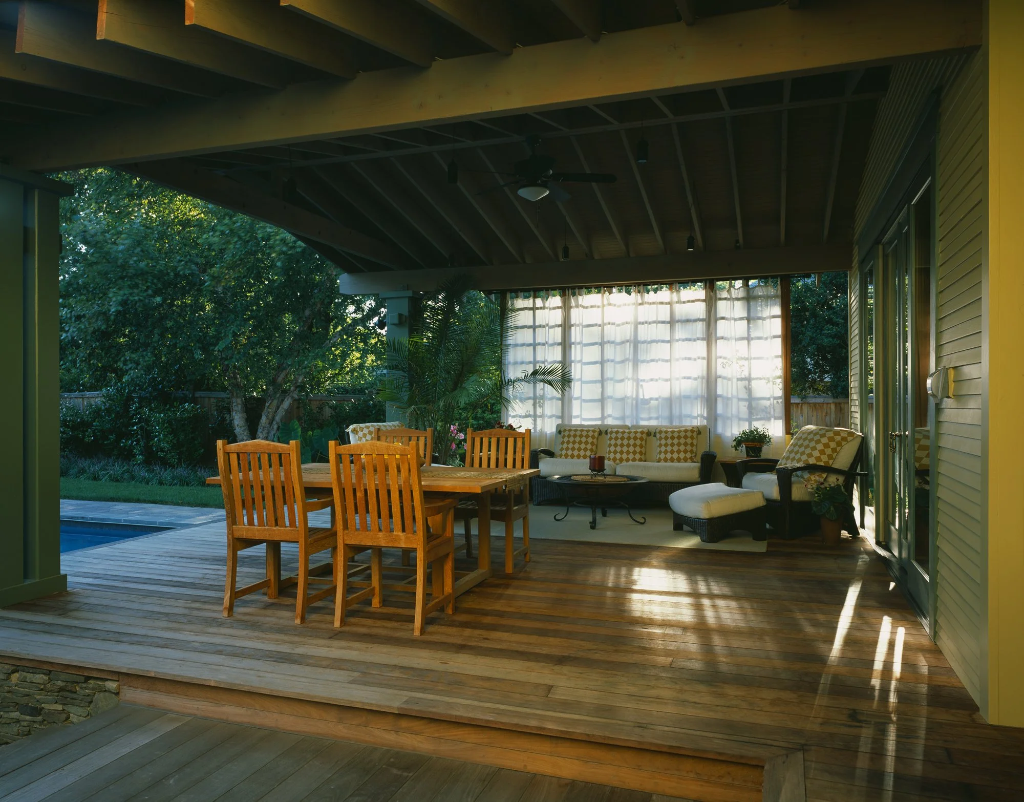 Karchmer_Rear_Lanai Int_107.jpg