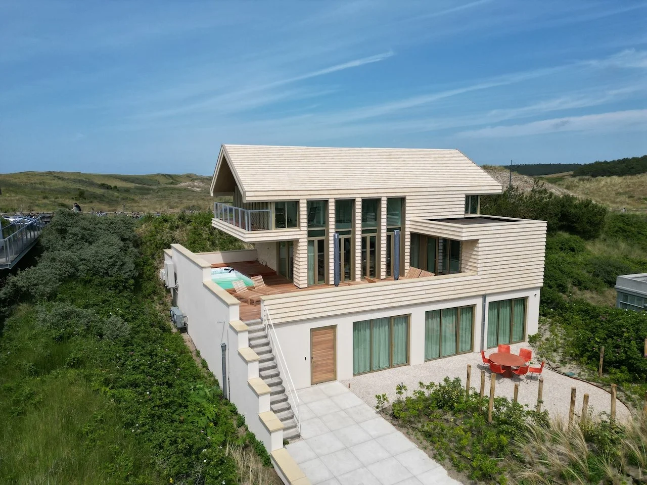 Exclusieve afbouw van een moderne villa door Zonjee Afbouw.
