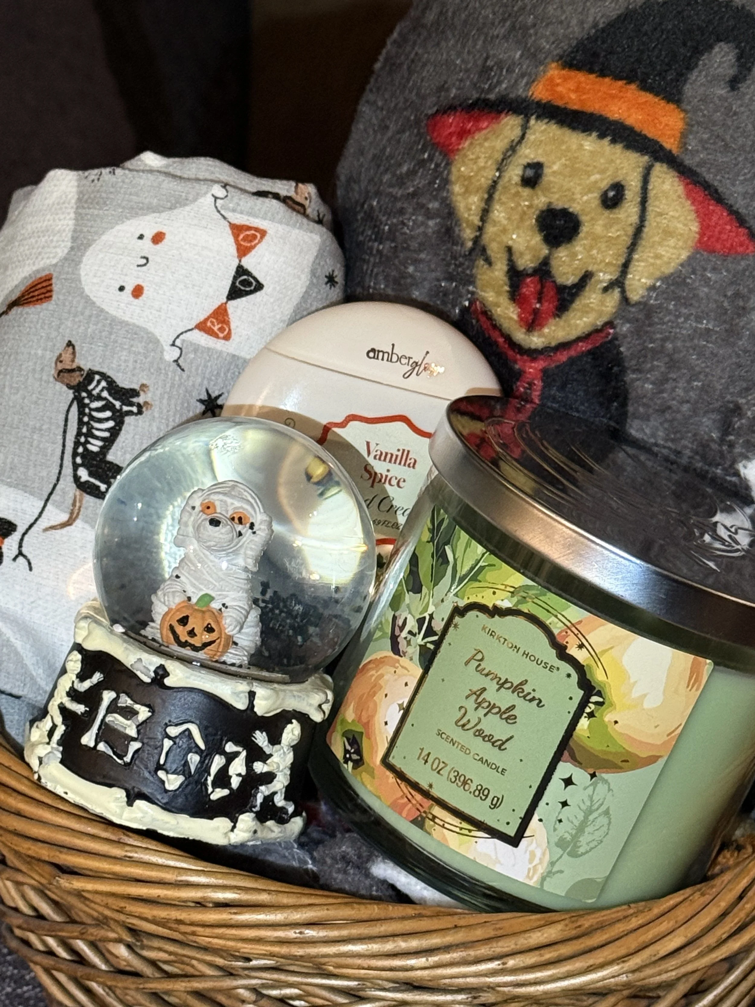 Pet-lovers Festive Delight Gift Basket