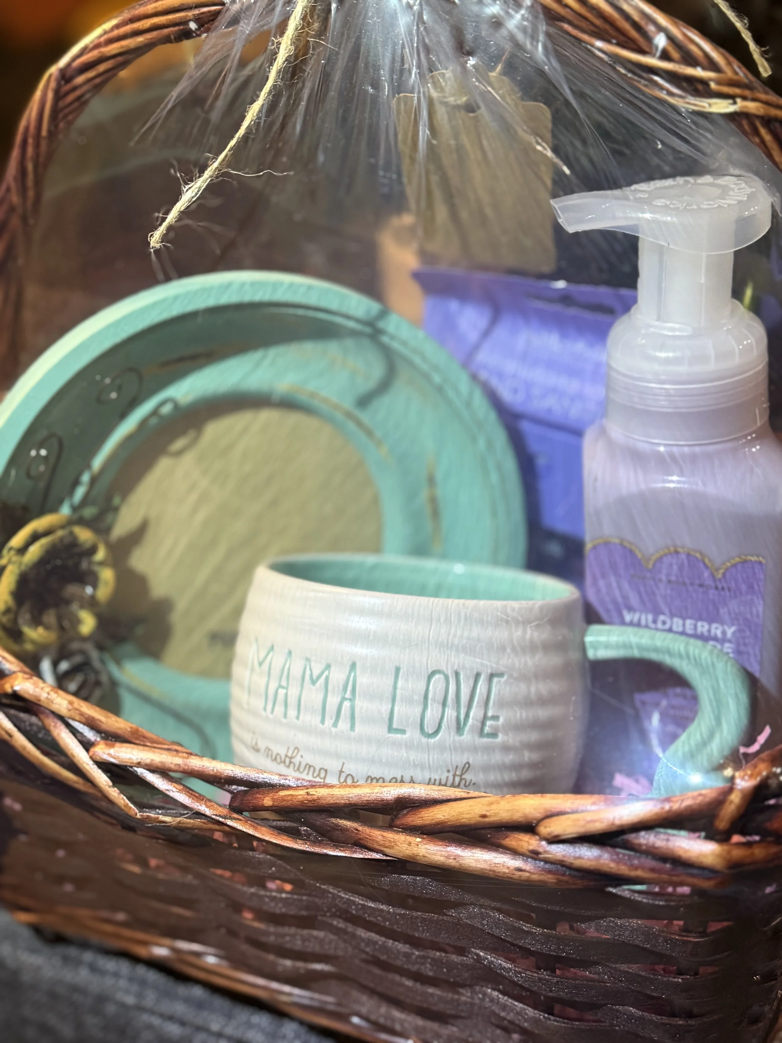 Mama Love Gift Basket