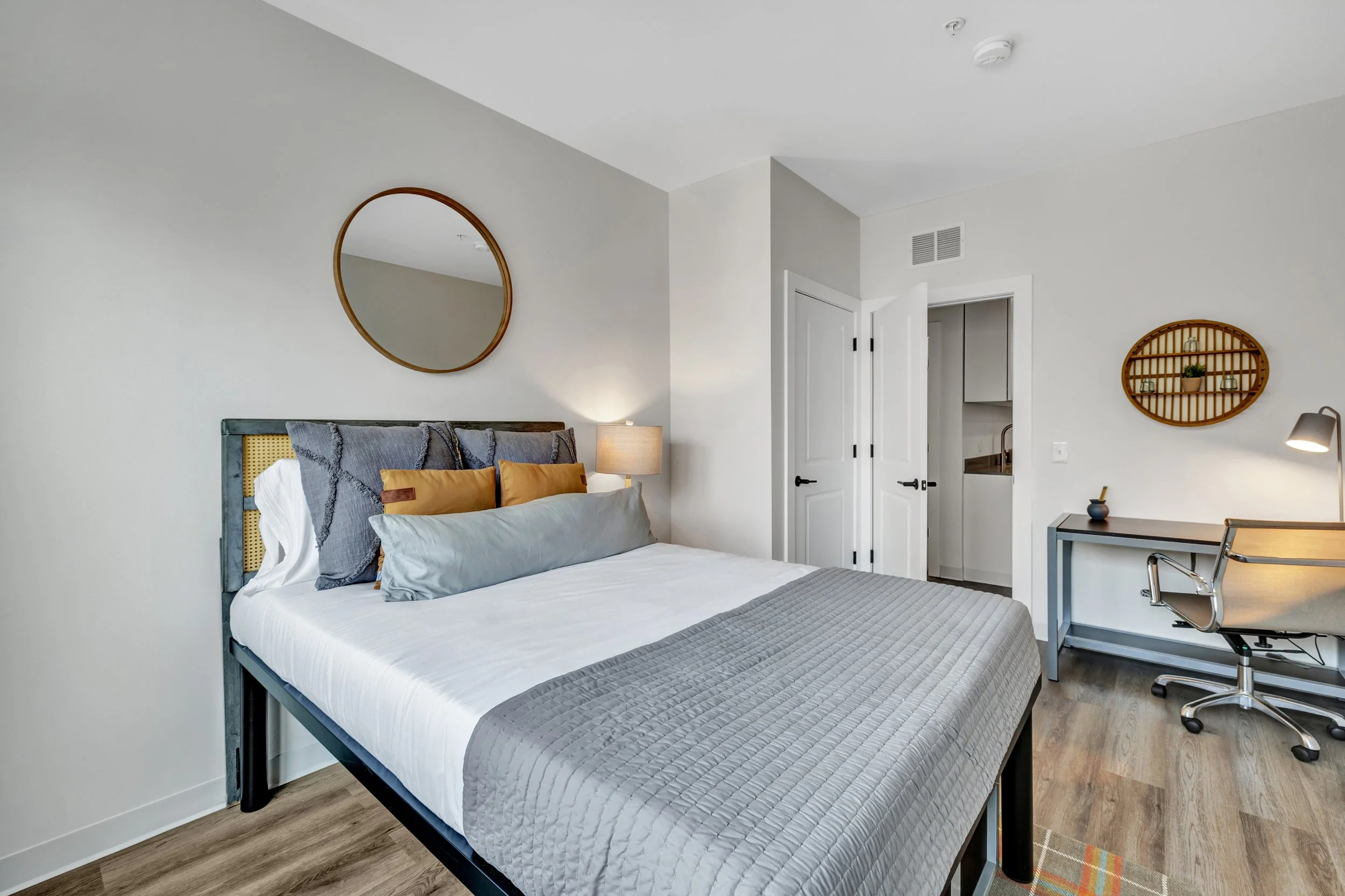 Spacious Bedroom with Desk