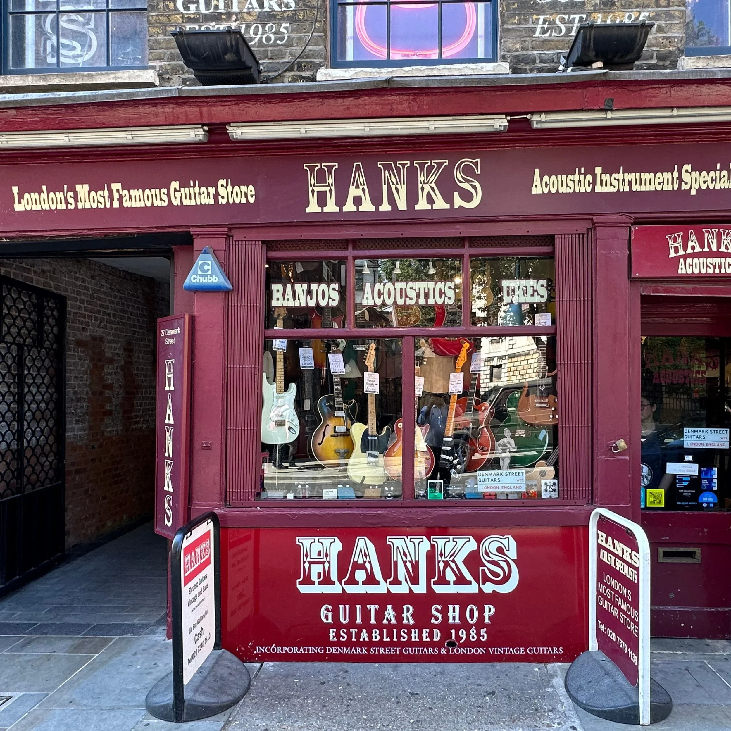 Hanks Guitar Shop on Denmark Street