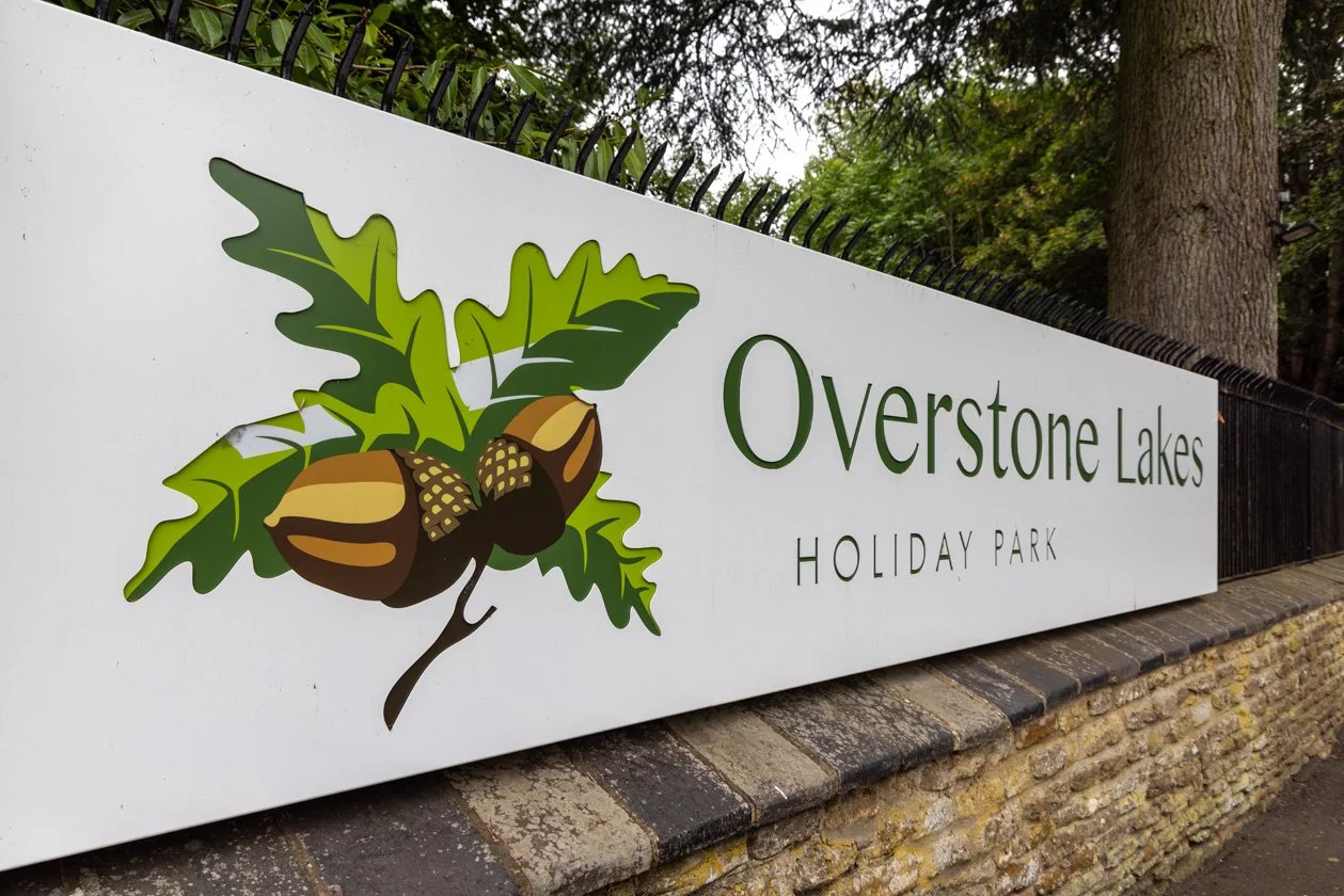 Harbur_Overstone Entrance signage.jpg