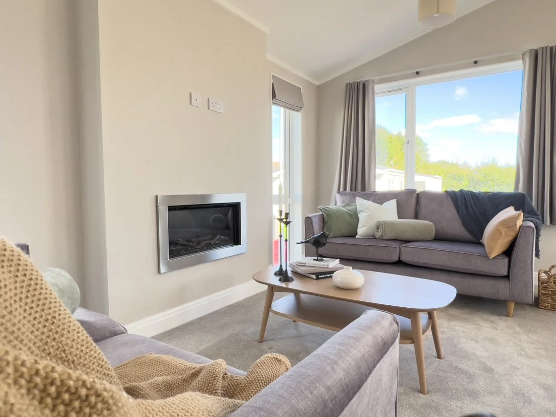 H4 Essentials Lounge.jpg