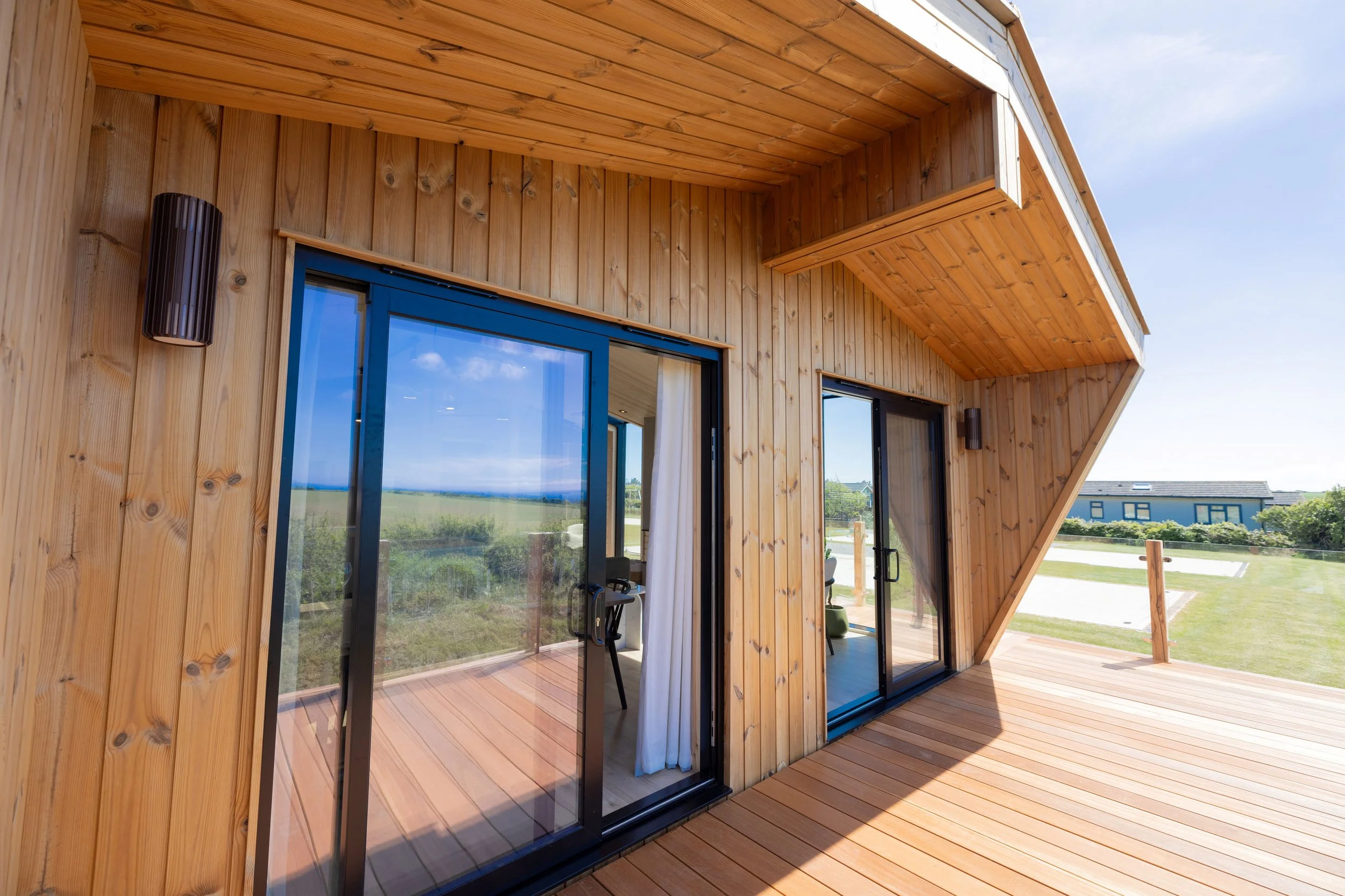 RESIZED H1 Harbur Exterior3.jpg