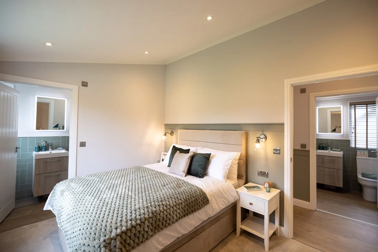 Harbur_Overstone Bedroom_ensuite1.jpg