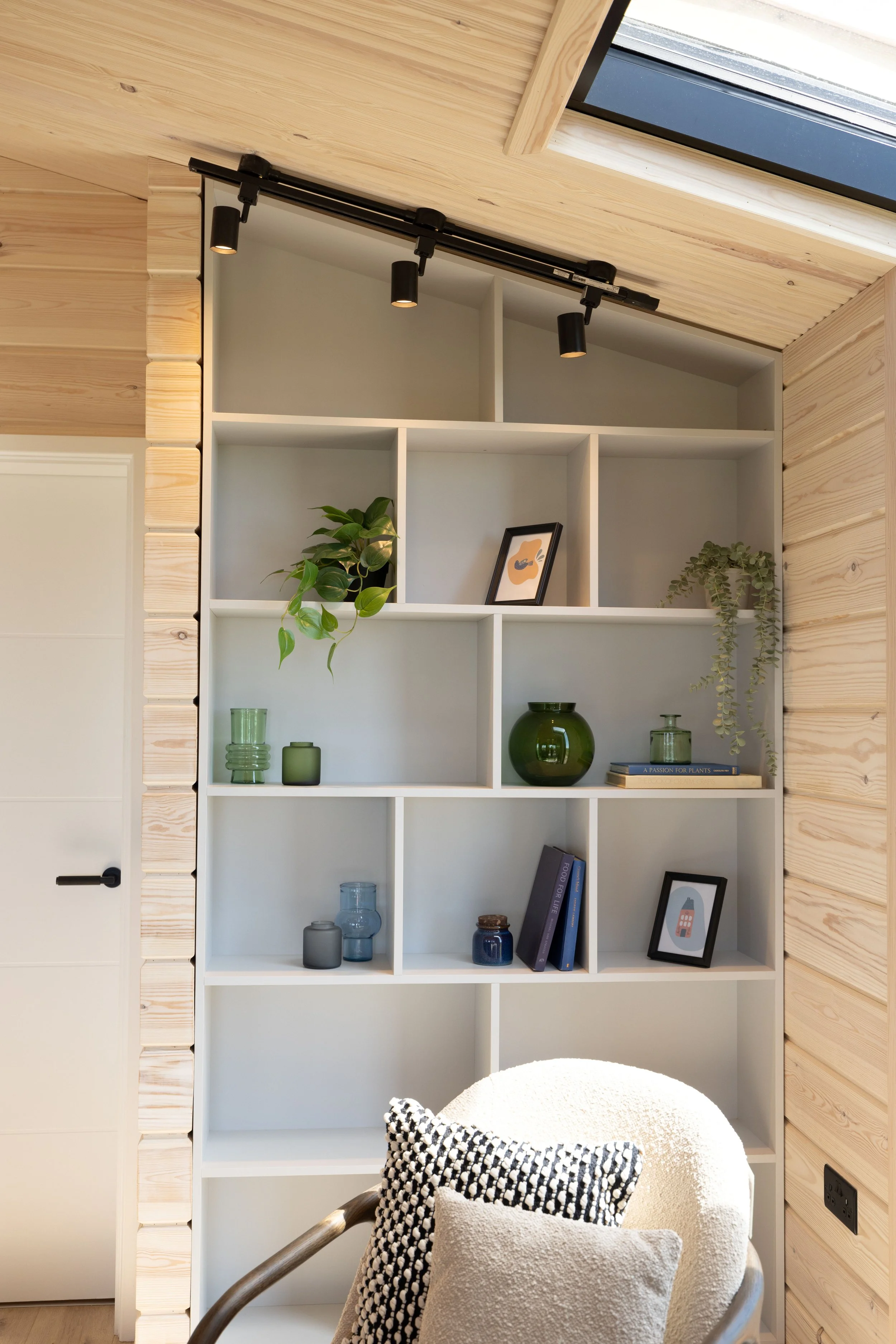 RESIZED H1 Harbur Reading Nook2.jpg