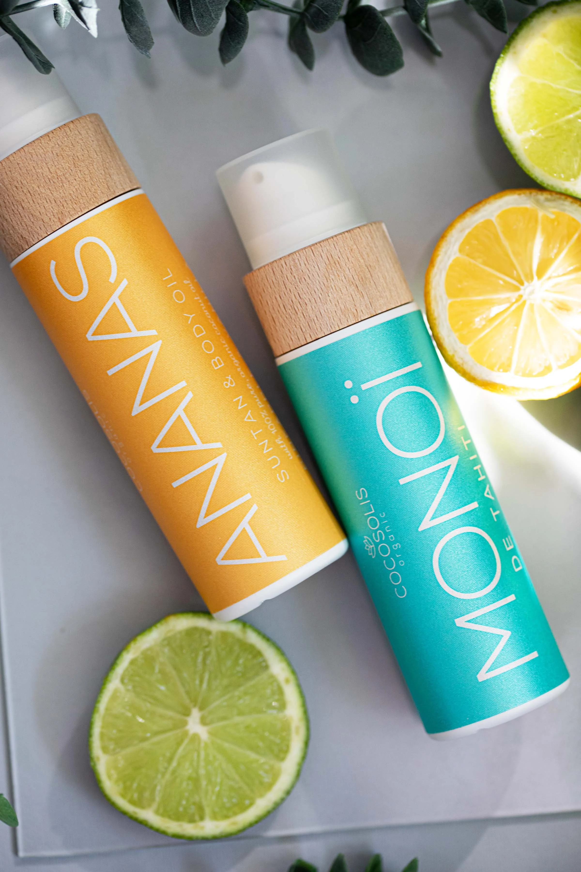 professional cometics photoshoot Cocosolis ananas monoi