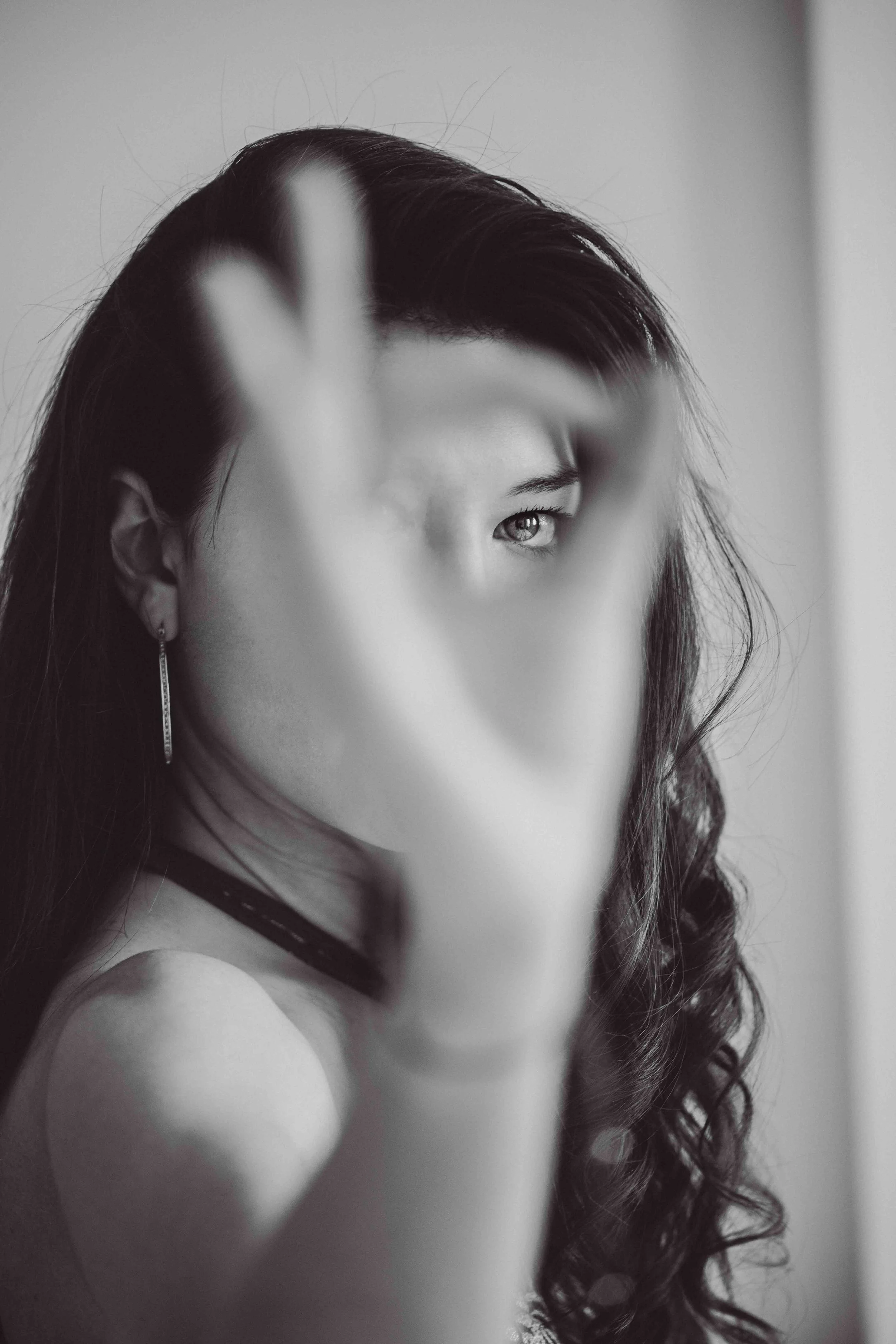 black and white aesthetic girl detail