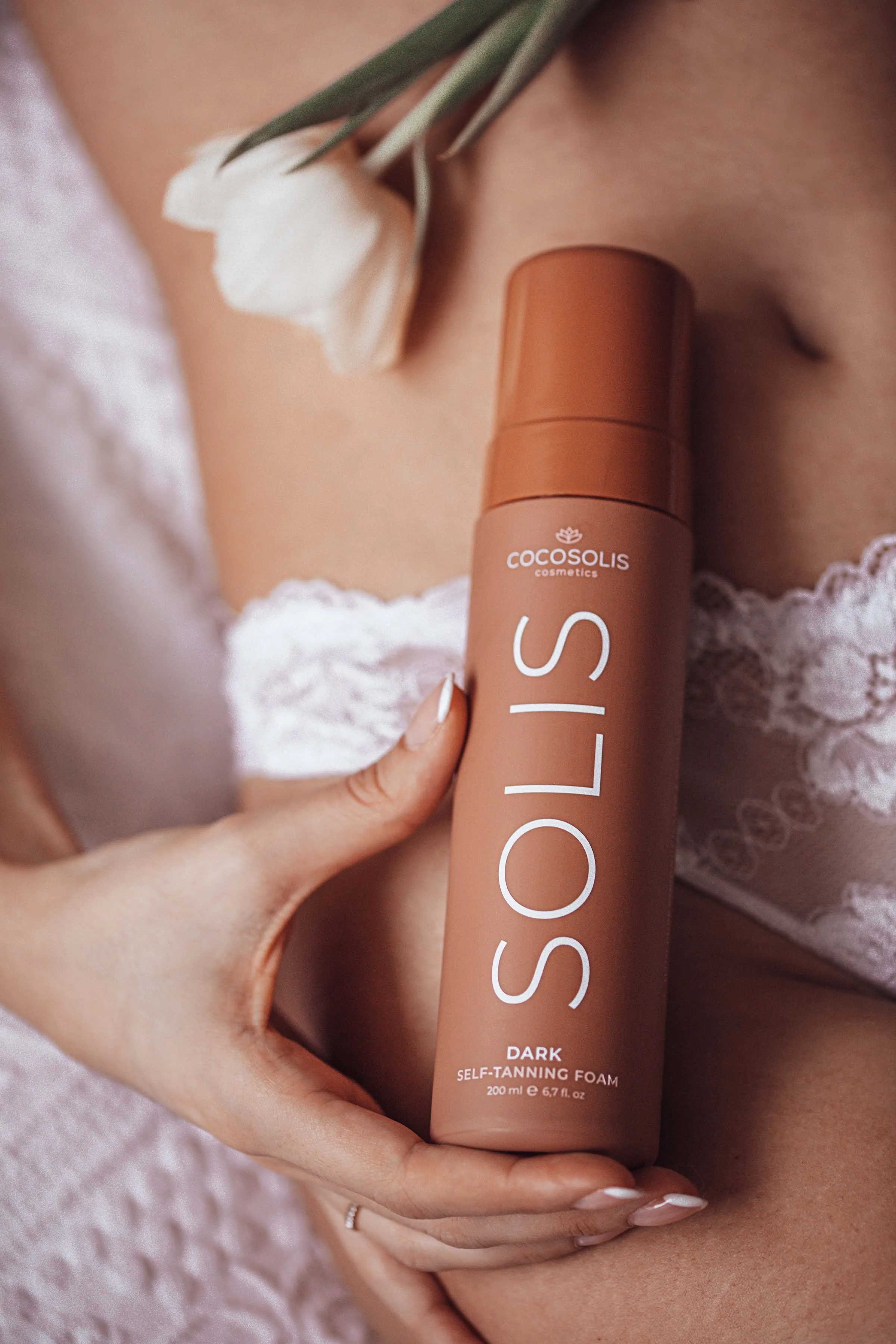 professional cometic photoshoot Cocosolis solis gentle girl with tulip