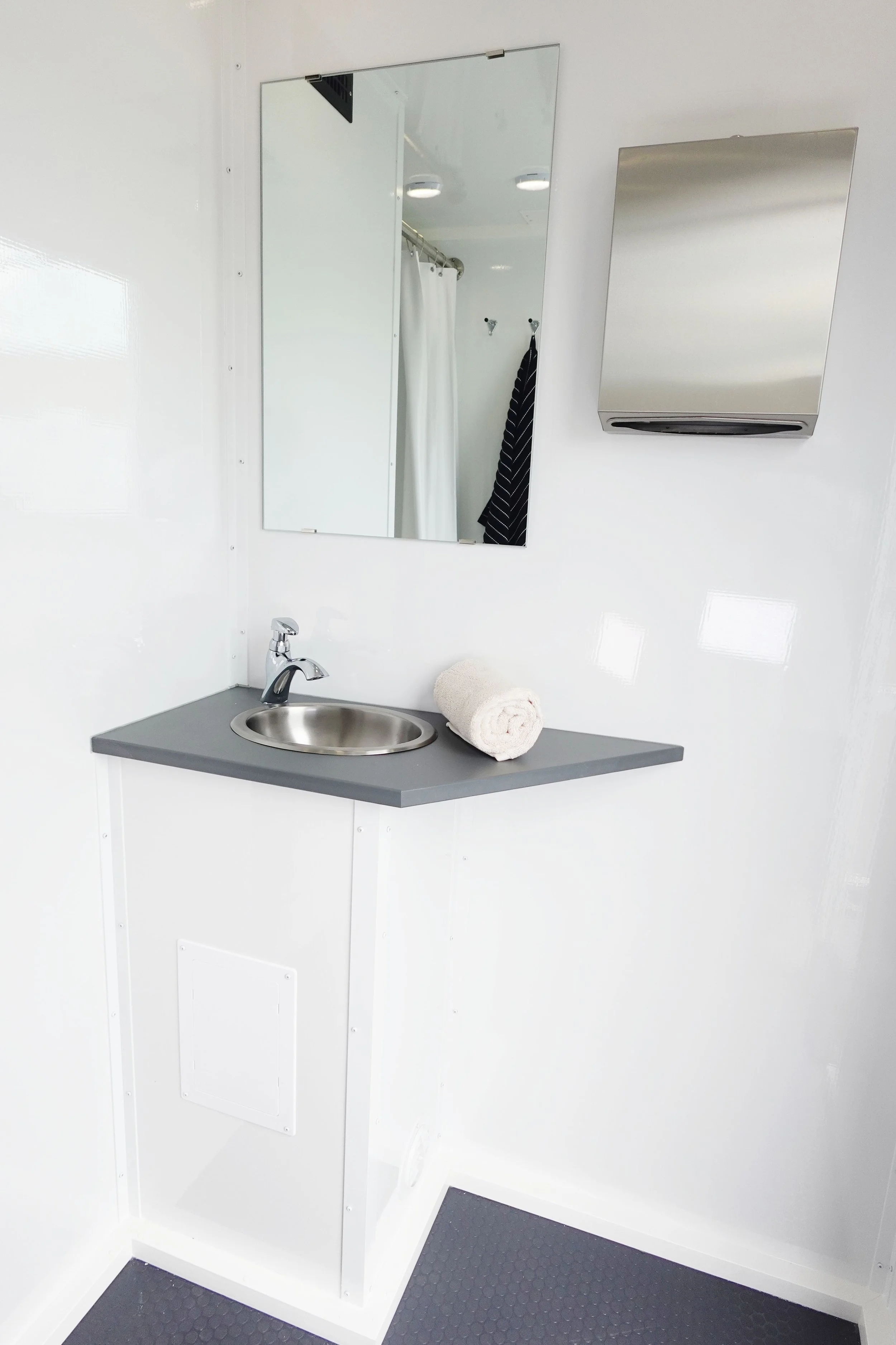 2private shower2.jpg