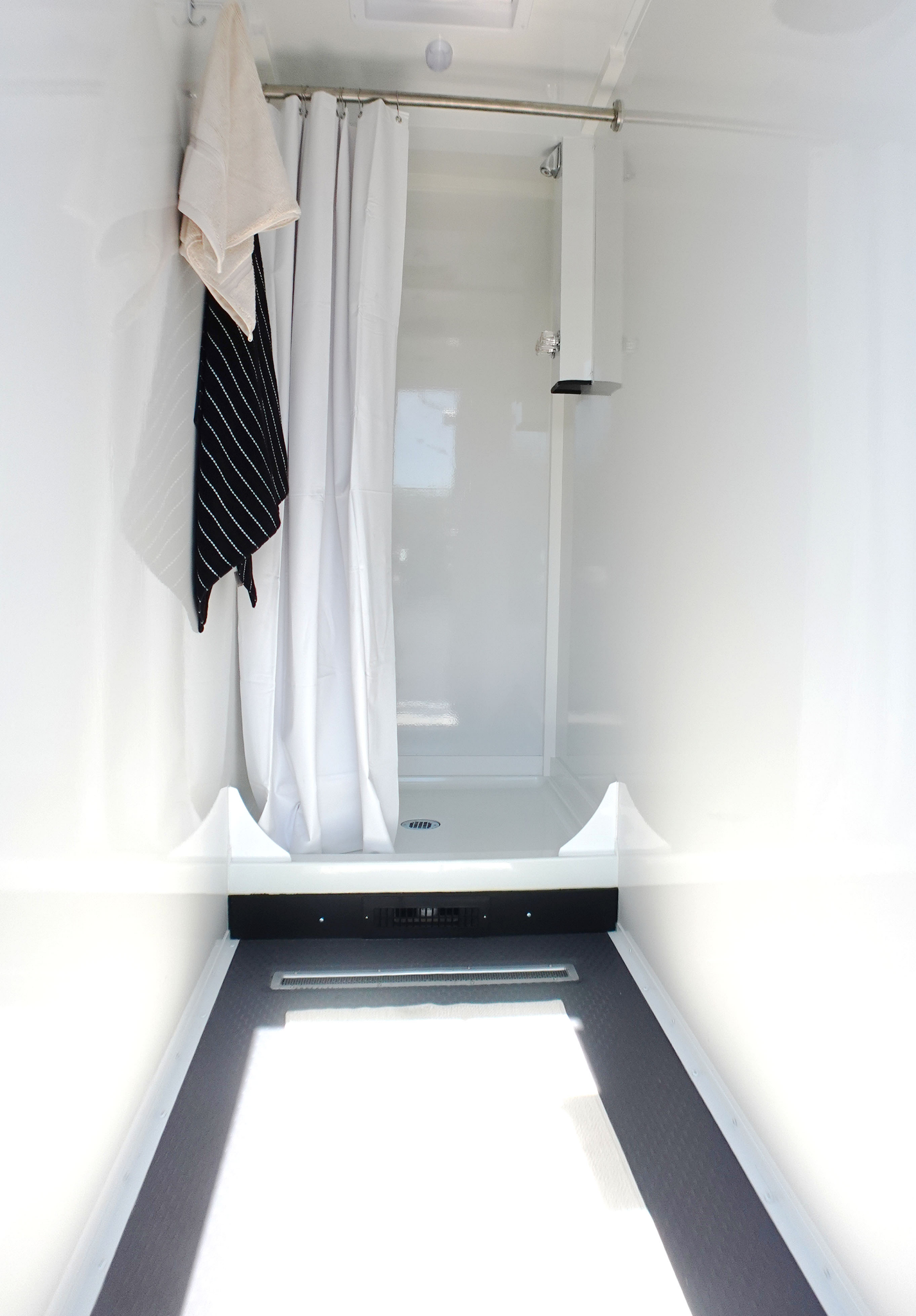 8 shower 4 sink 6.png