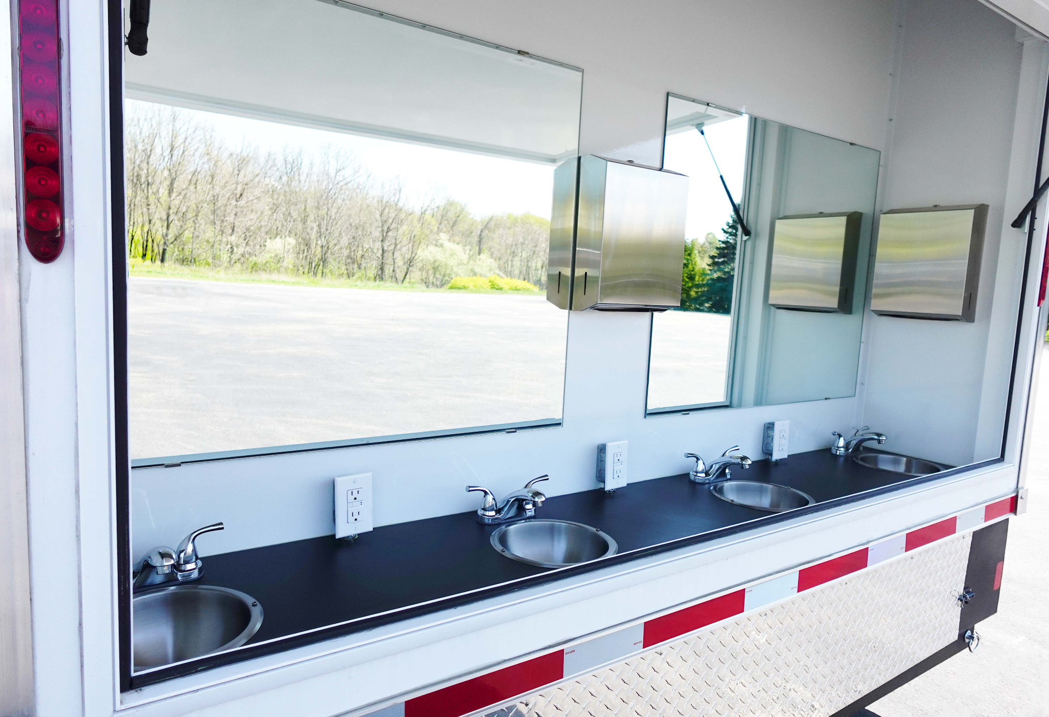 8 shower 4 sink 3.png