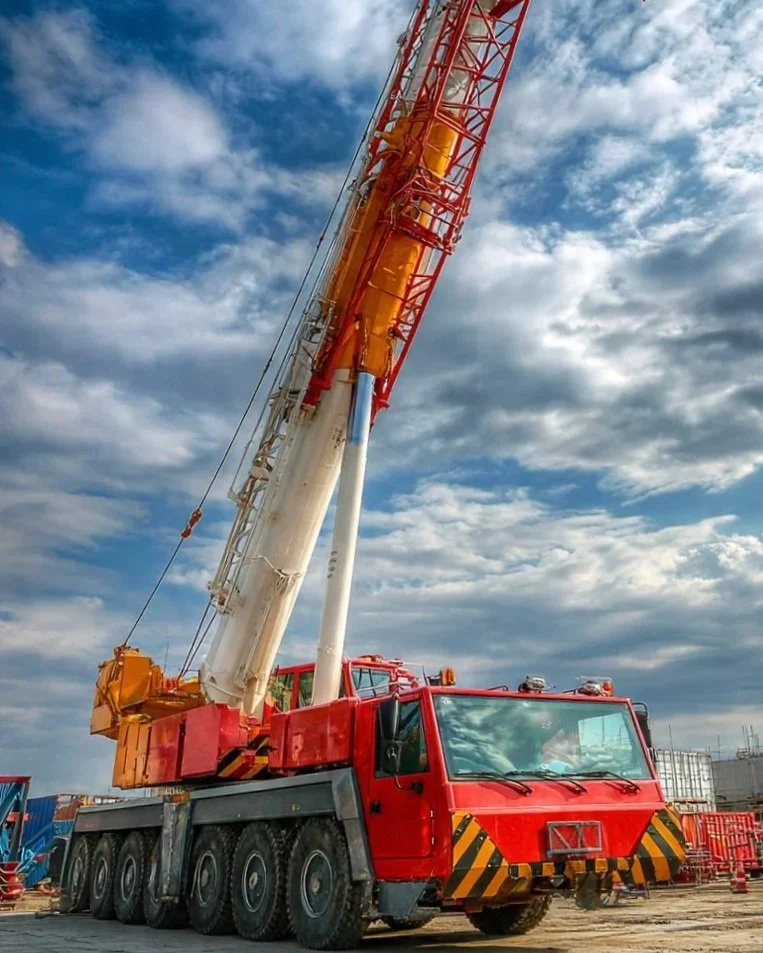 Operate a Mobile crane (<30 Tons)