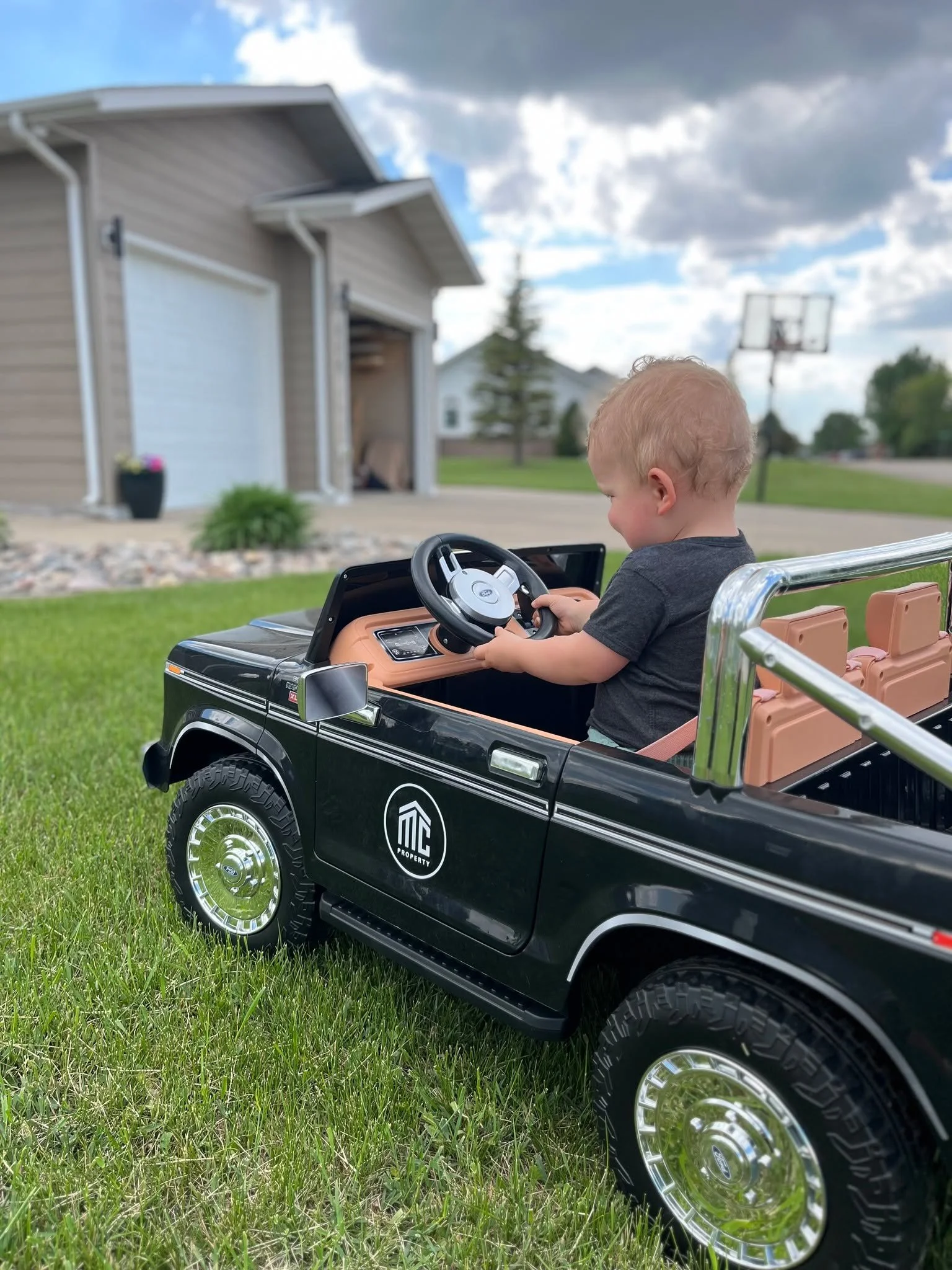 ☀️ We had such a blast at the Kickoff to Summer event this year! It's always a fun community event, and we love seeing everyone come out and enjoy the festivities.

Congratulations to the Iwen Family on winning our vehicle giveaway this year!
