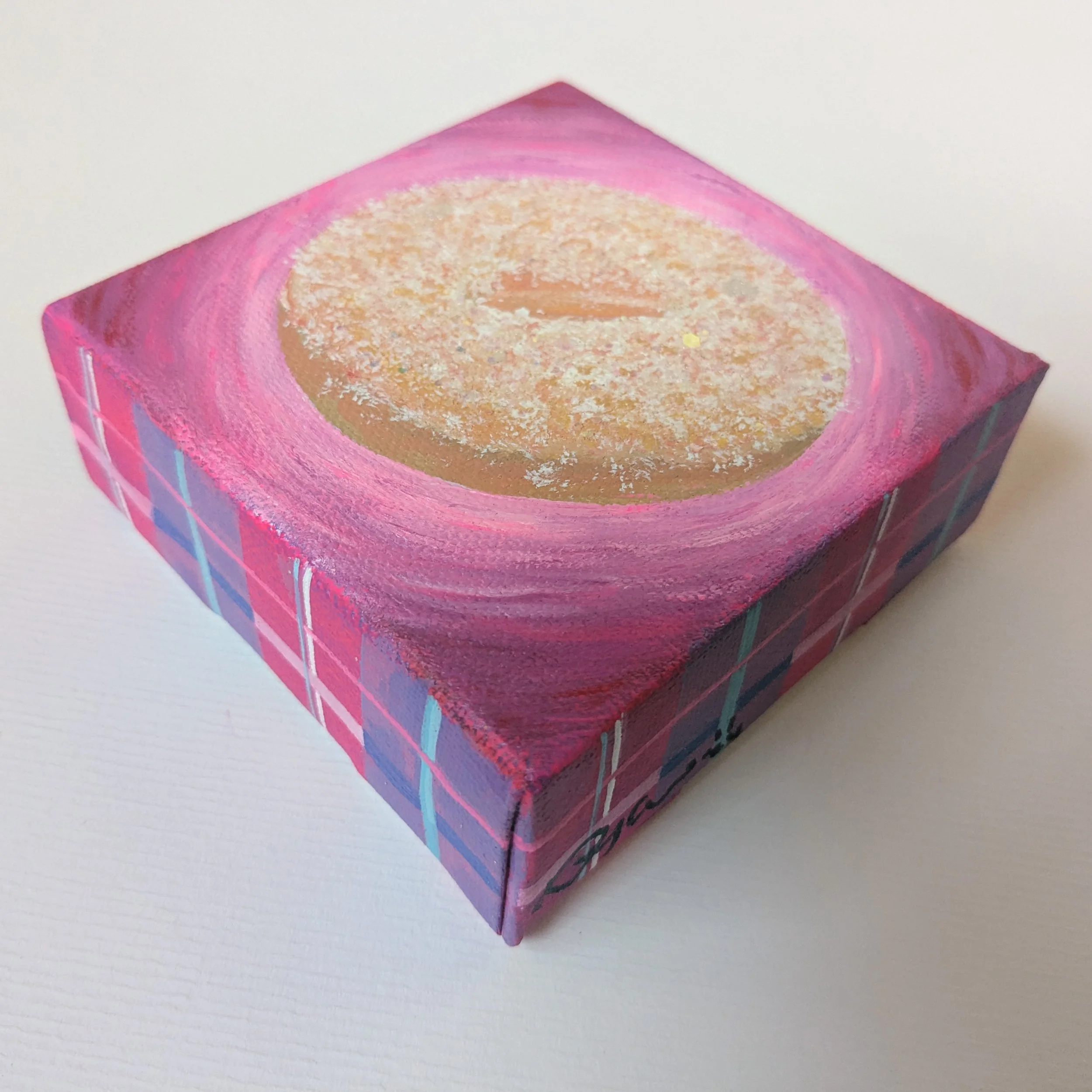 4x4-Donut-powderedsugaronpink-bottom.jpg