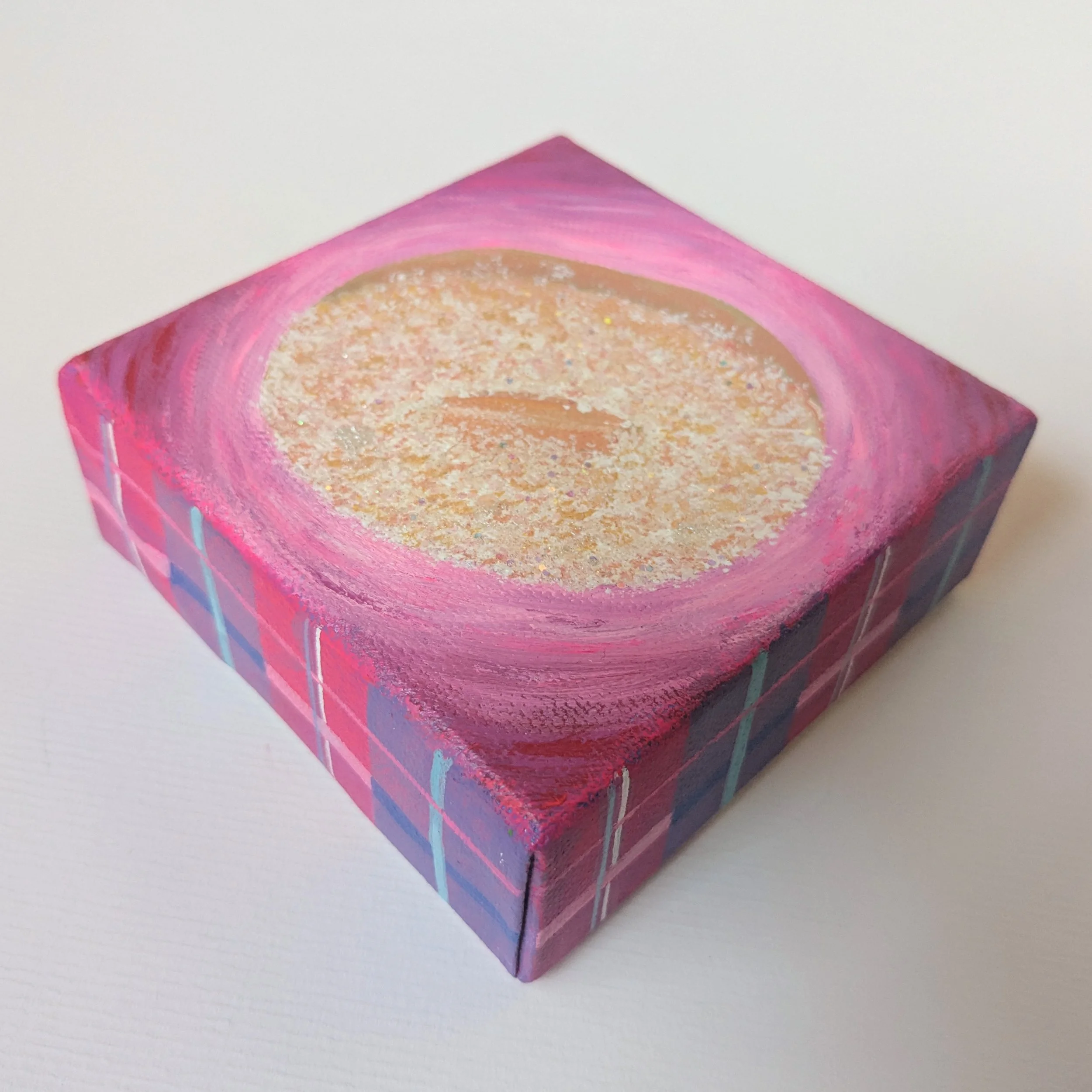 4x4-Donut-powderedsugaronpink-top.jpg