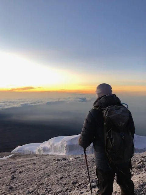 Jam Inns Ice On The Summit Of Kilimanjaro - Glacier Will Be Melted By 2030