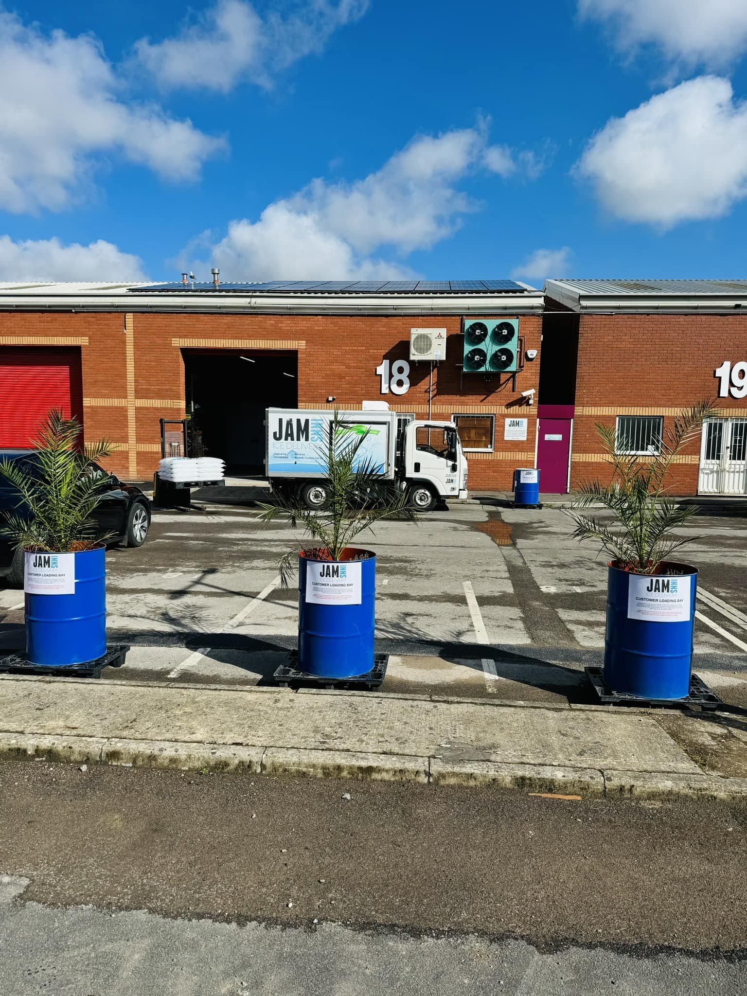 Jam Inns Ice Factory in Bristol Loading & Collection area.