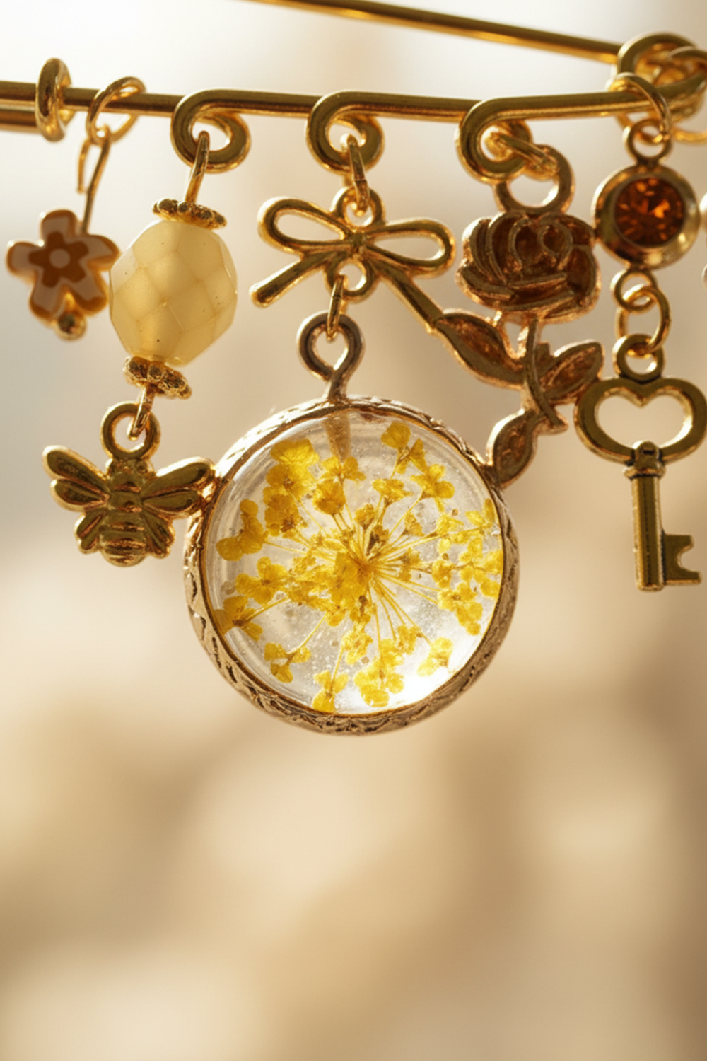 GHGBROOCH3_Pin 3.png