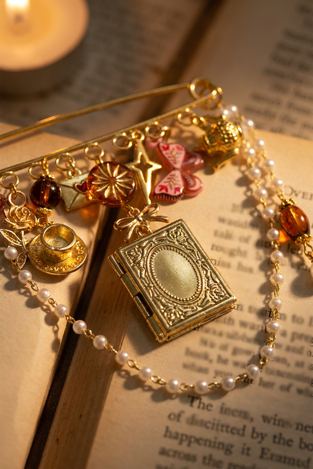 TILBROOCH3_PIN 2.png