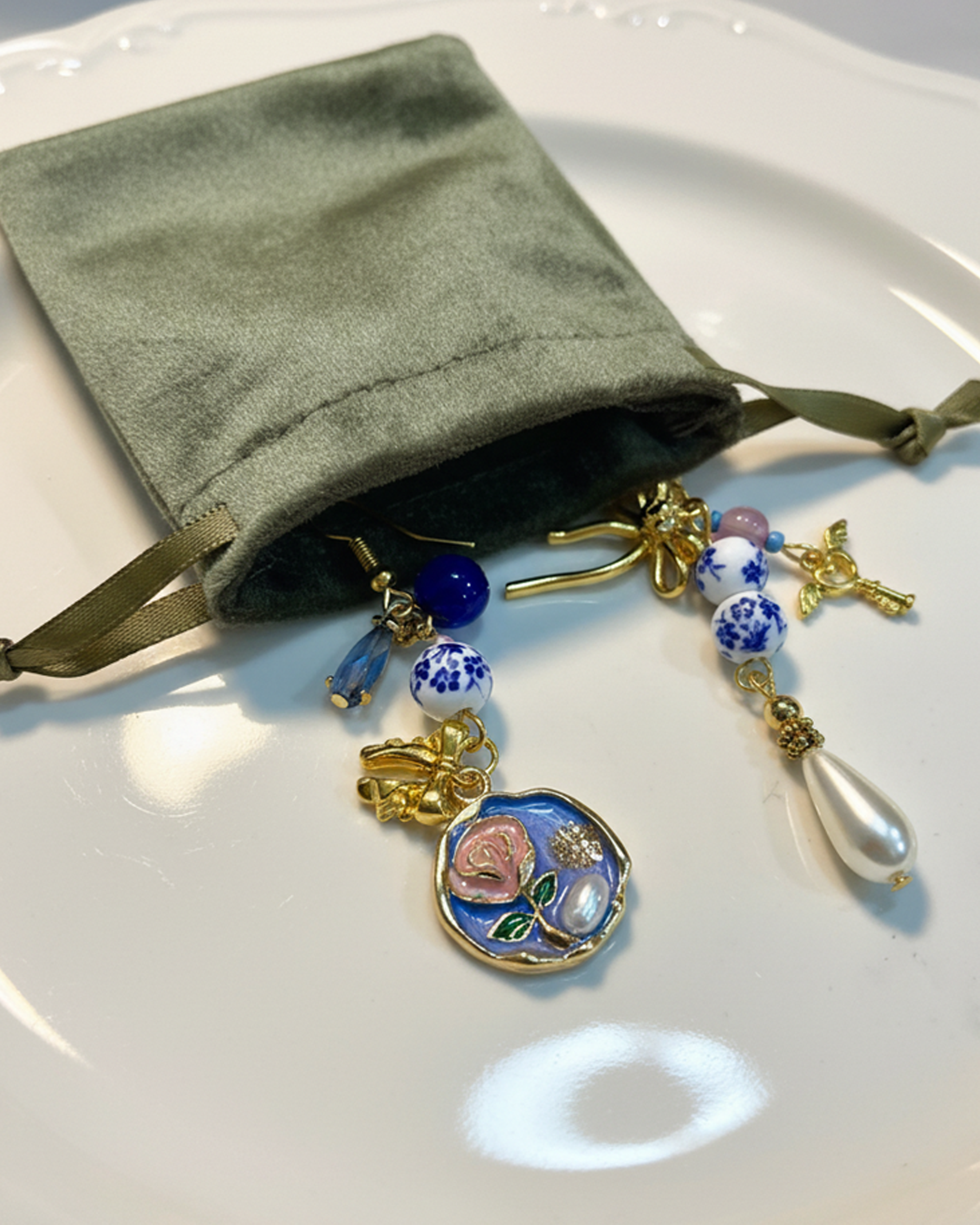 Packaging mockups_10.png