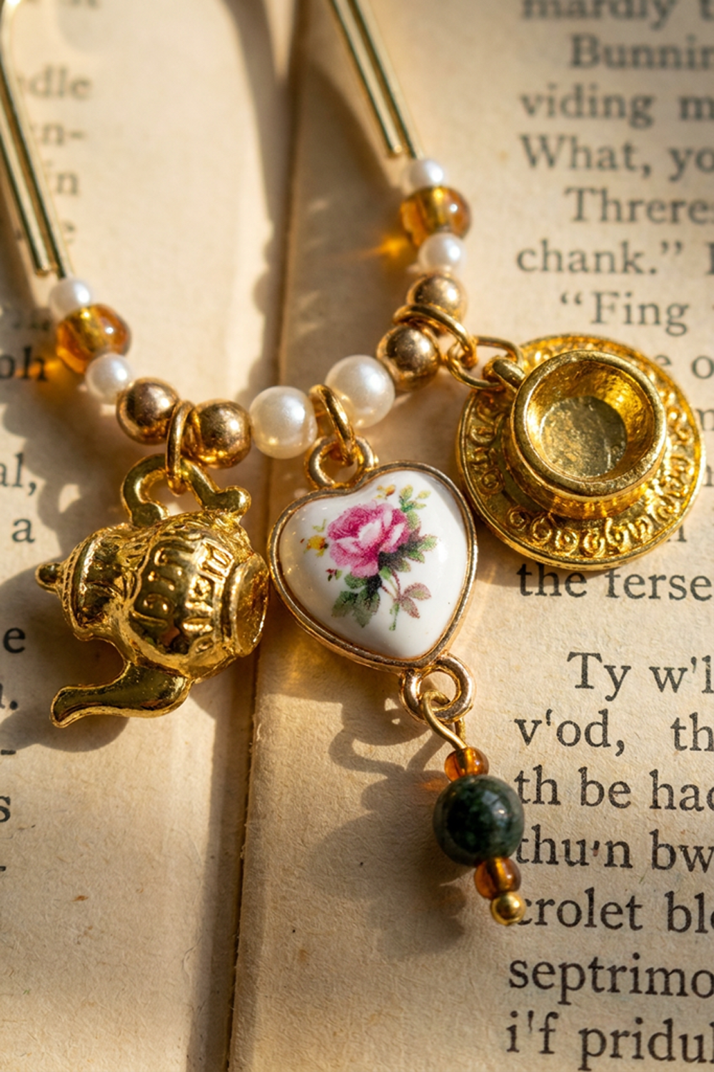 TILBOOKMARK2_PIN 8.png