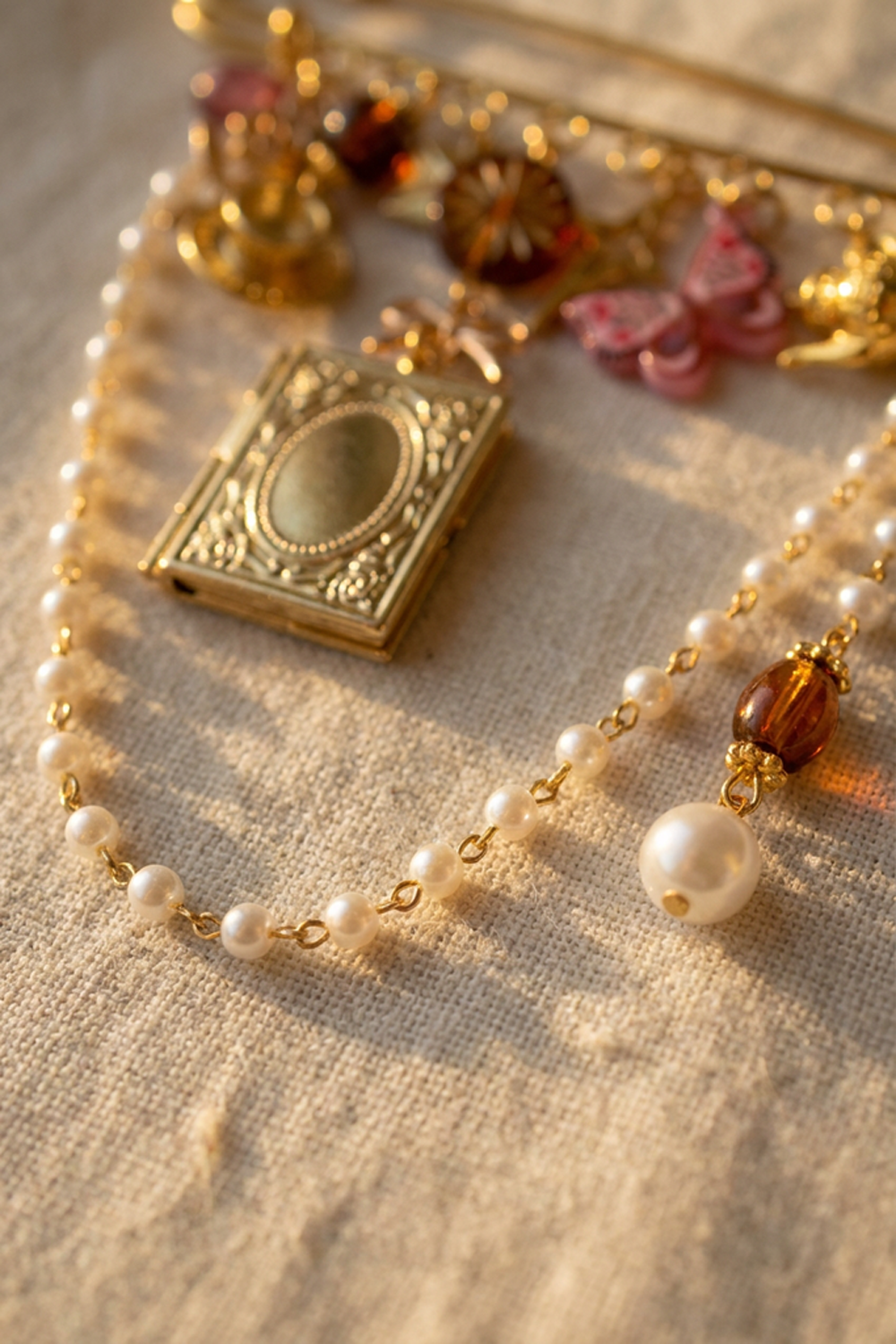 TILBROOCH3_PIN 4.png