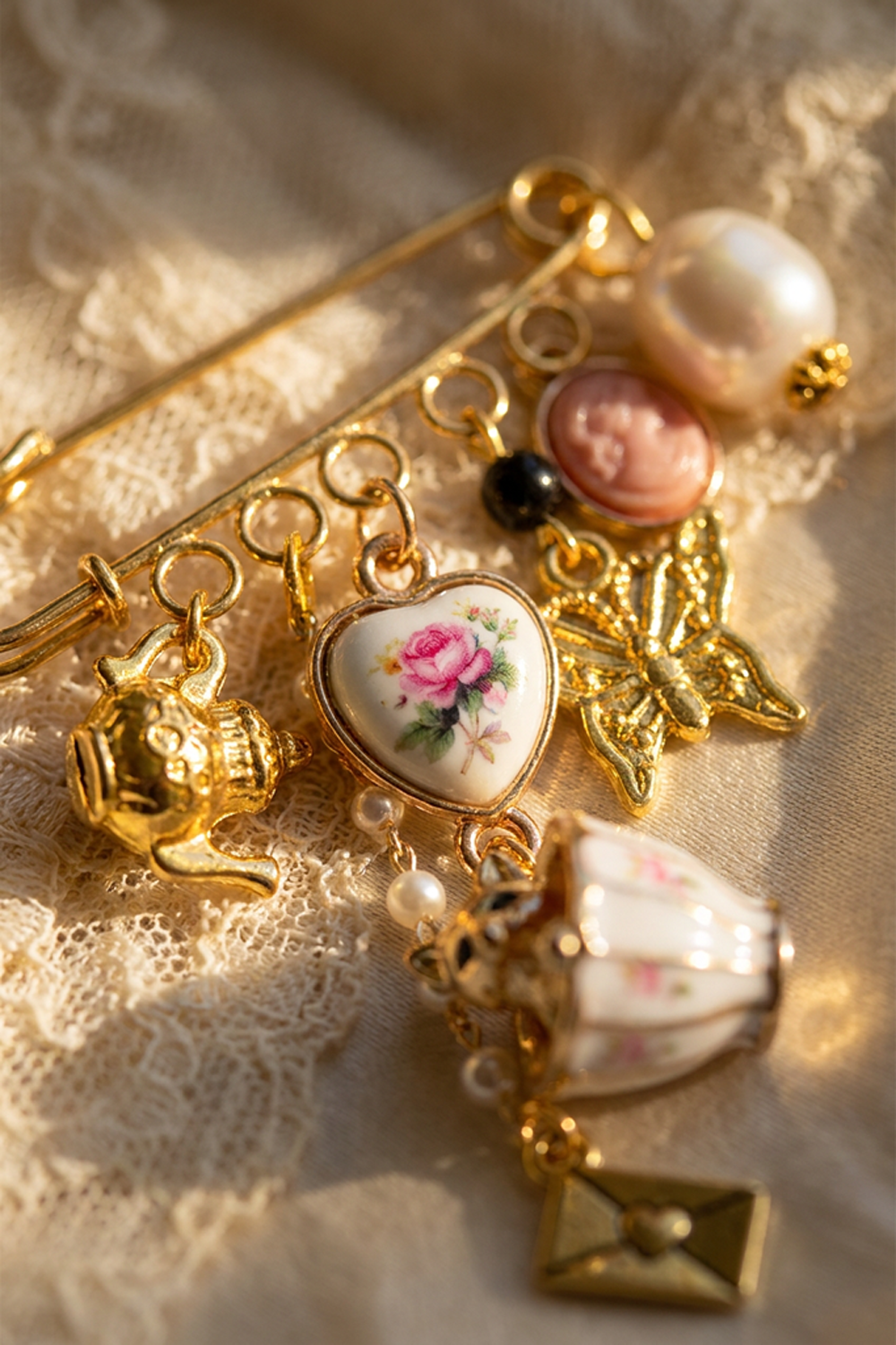 TILBROOCH4_PIN 5.png