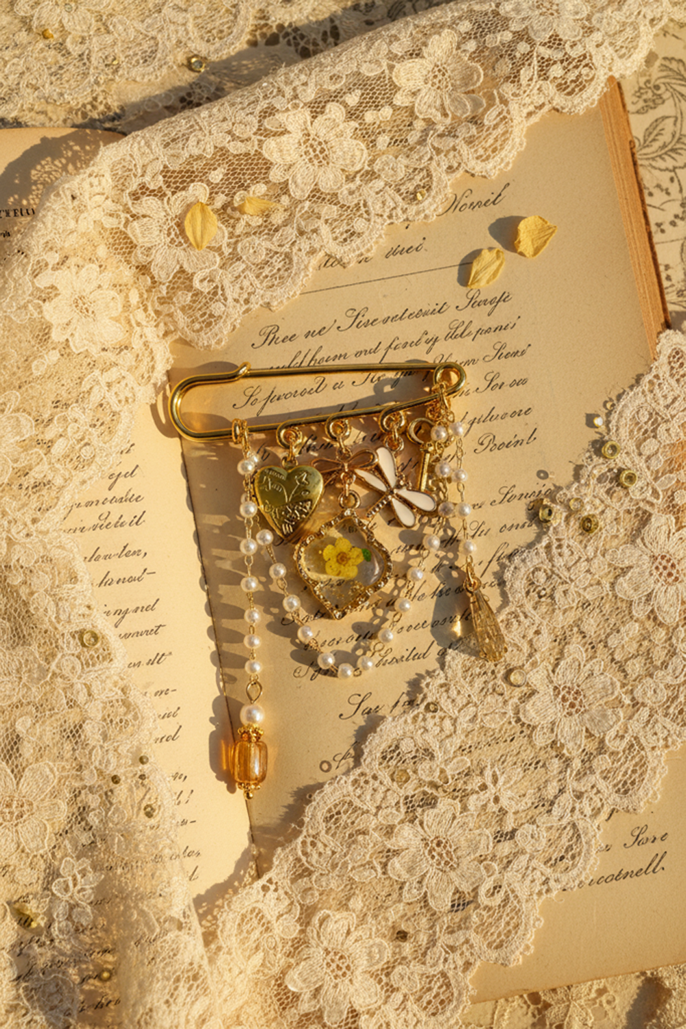 GHGBROOCH2_Pin 7.png