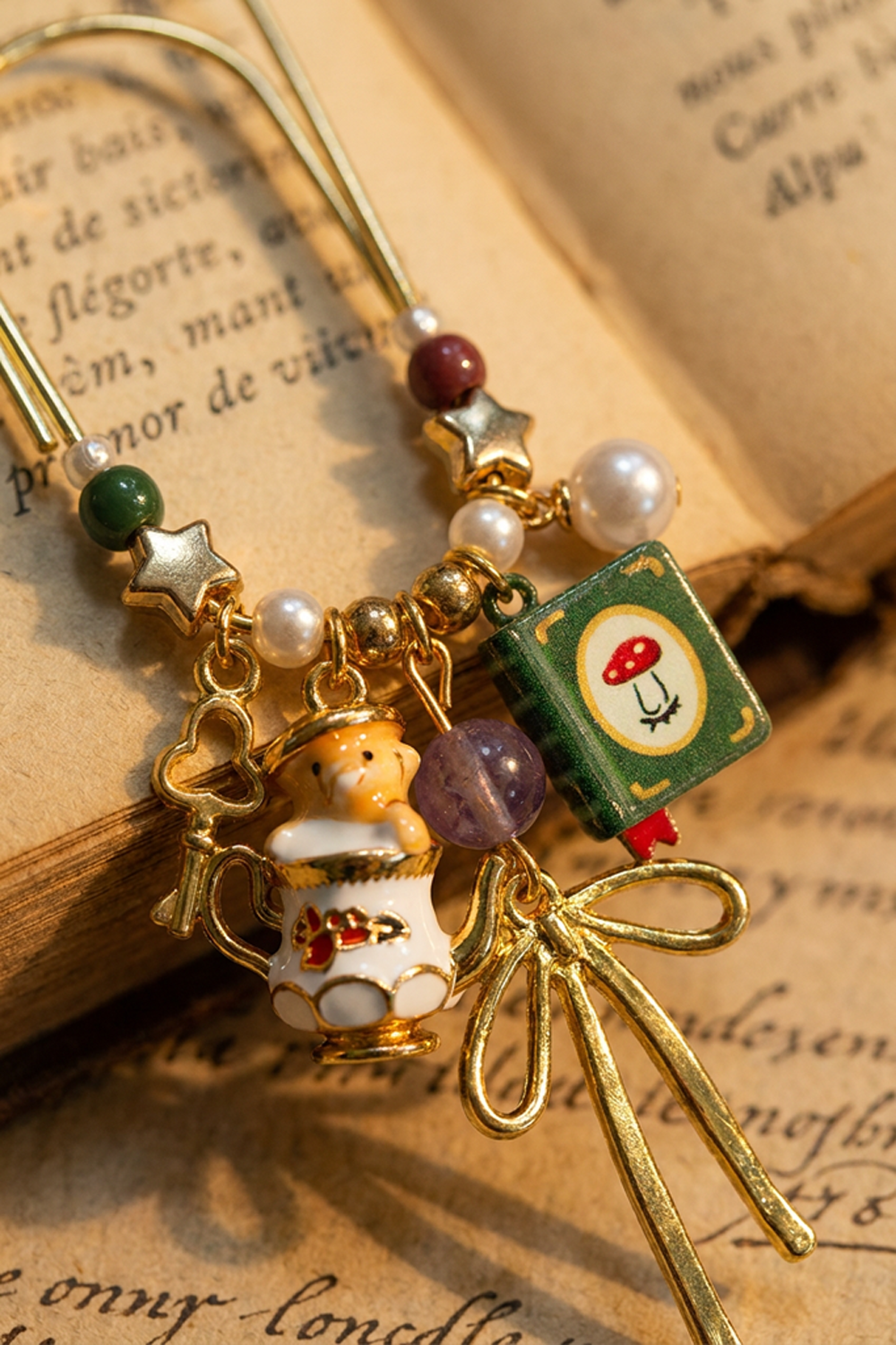 TILBOOKMARK4_PIN 7.png