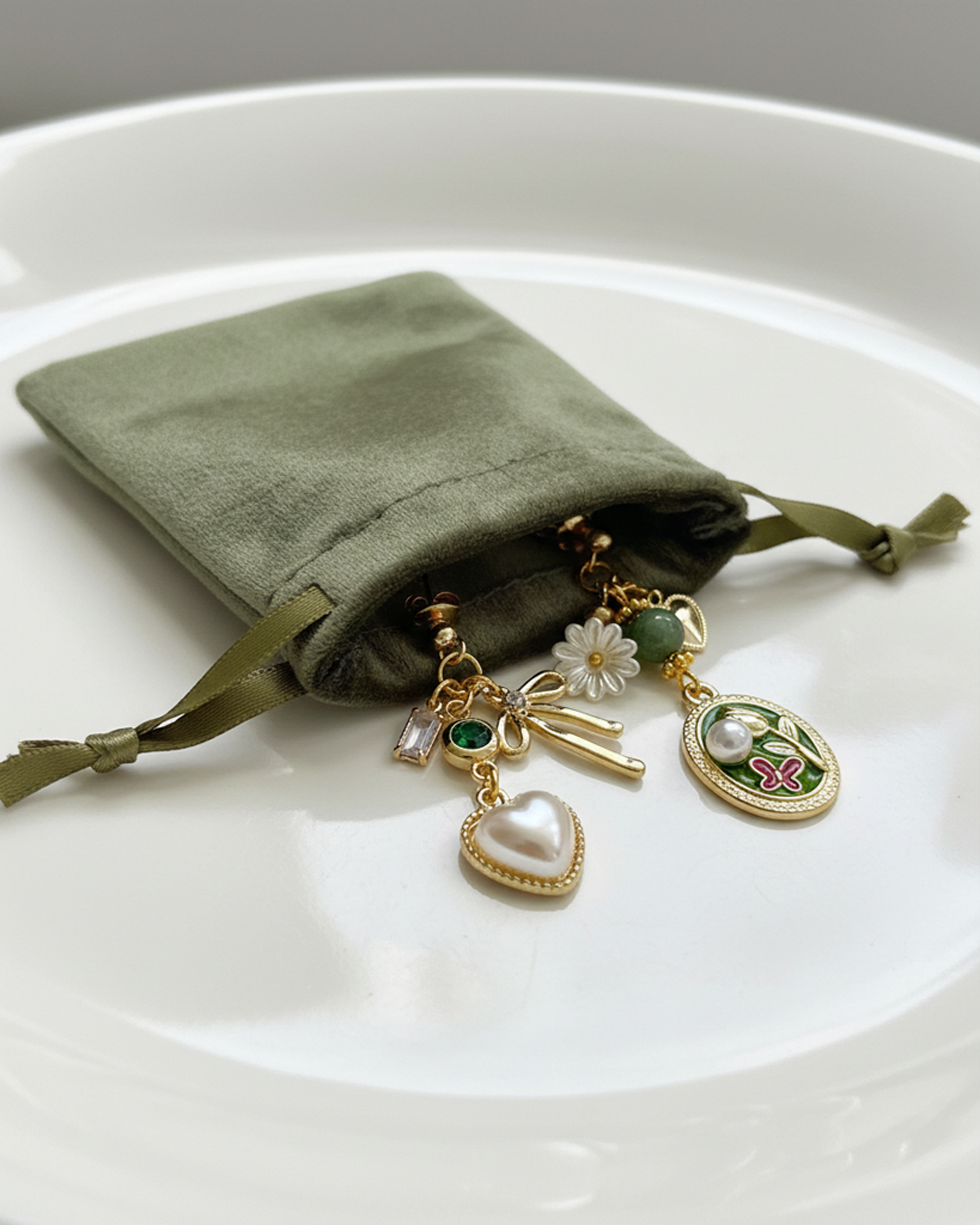 Packaging mockups_18.png