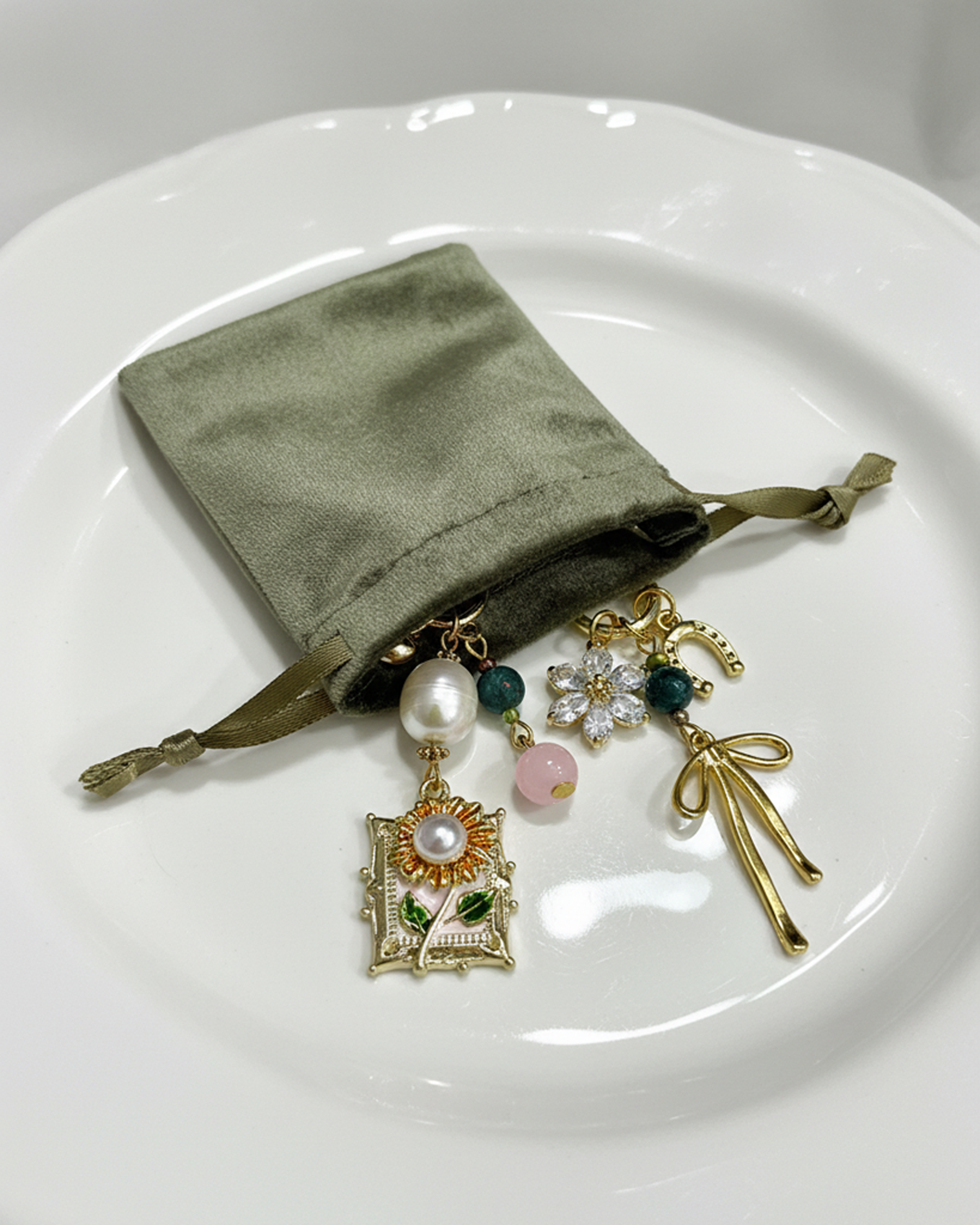 Packaging mockups_6.png