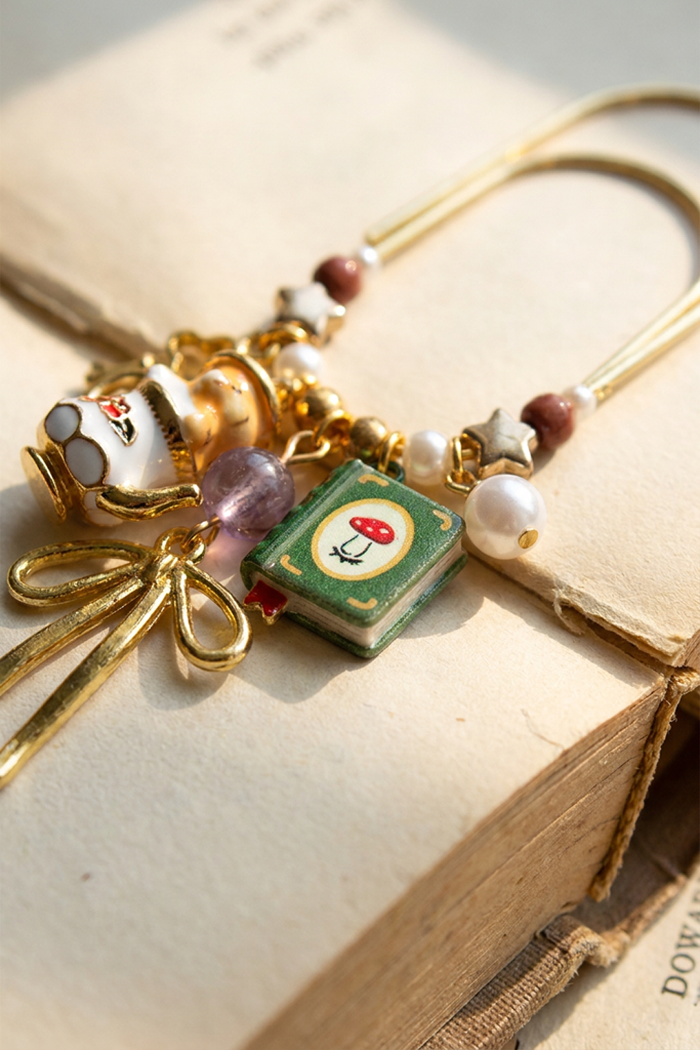TILBOOKMARK4_PIN 3.png