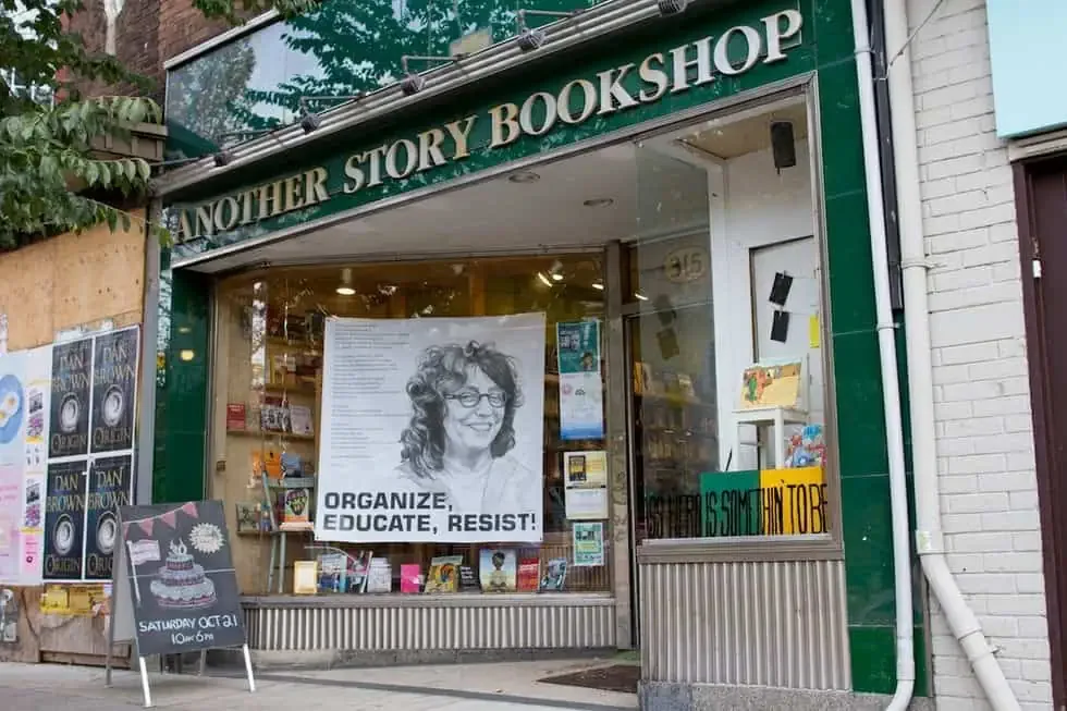 Another Story Bookshop in Toronto!
Julio, 8