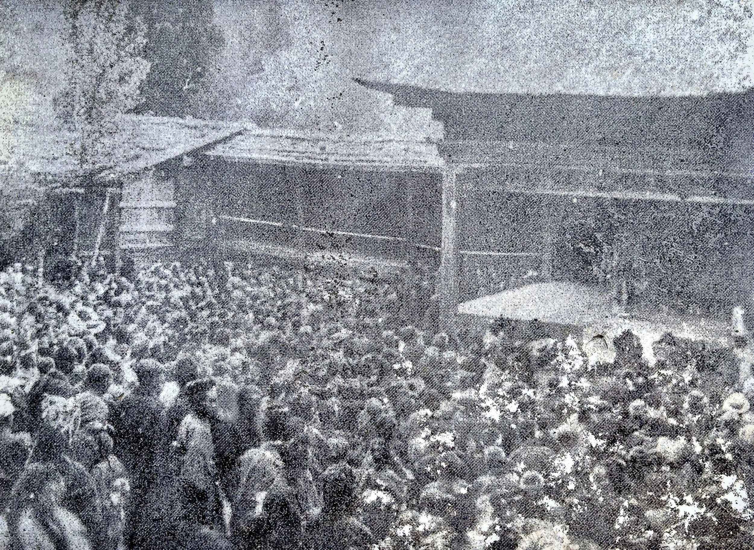Historic photograph from 1906 showing a large crowd watching a Noh performance at Kodomari Hakusan Shrine on Sado Island