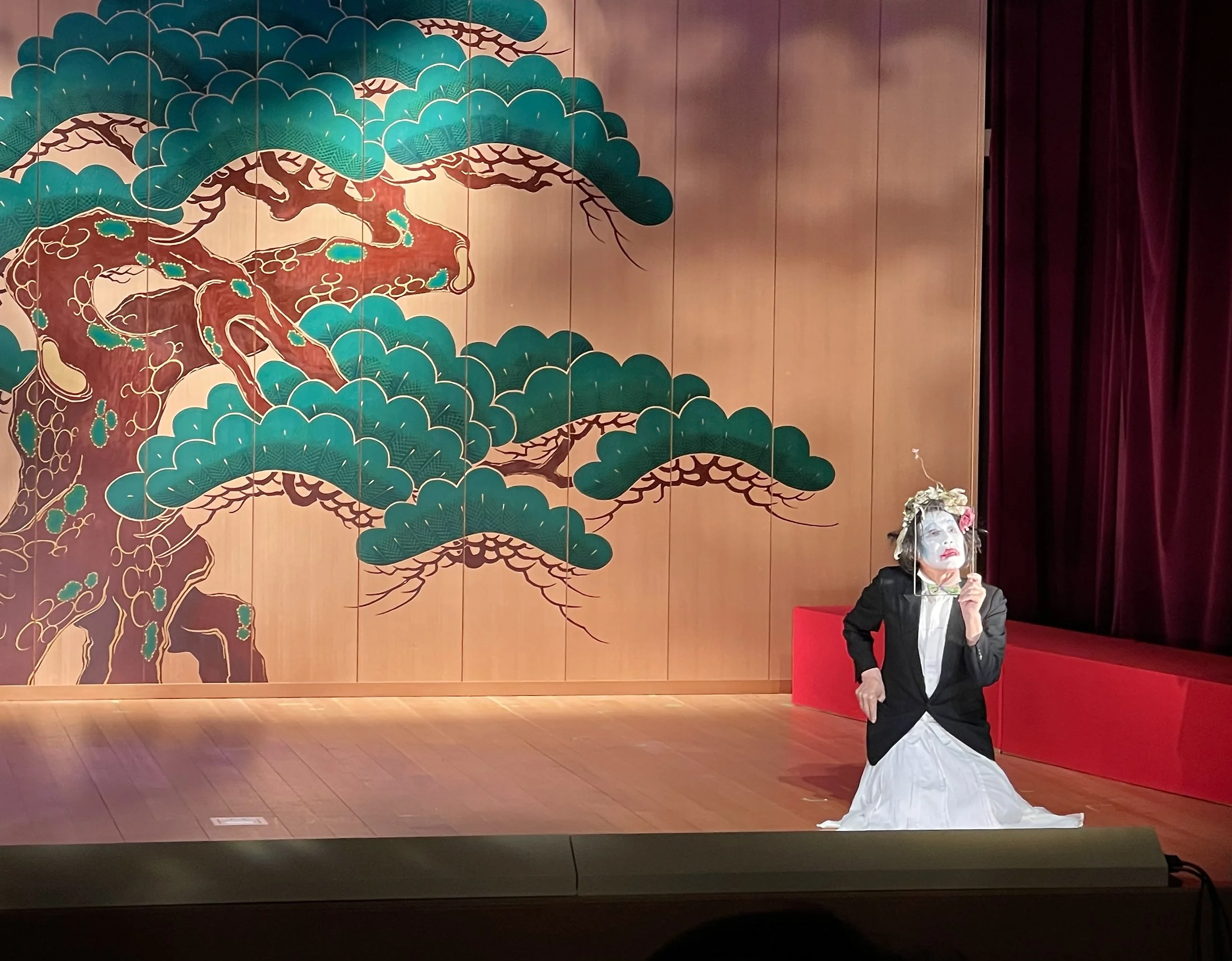 Butoh performer Minoru Hideshima on stage at Yamanaka-za in Yamanaka Onsen